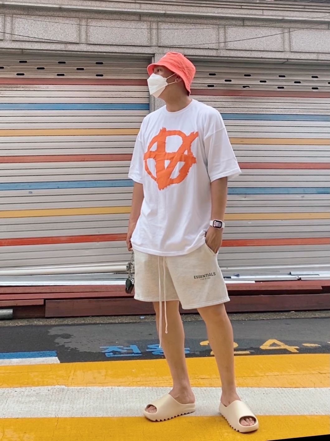 Essentials Sweatshorts Oatmeal - 21SS, Adidas Yeezy Slide Bone 착용 스타일