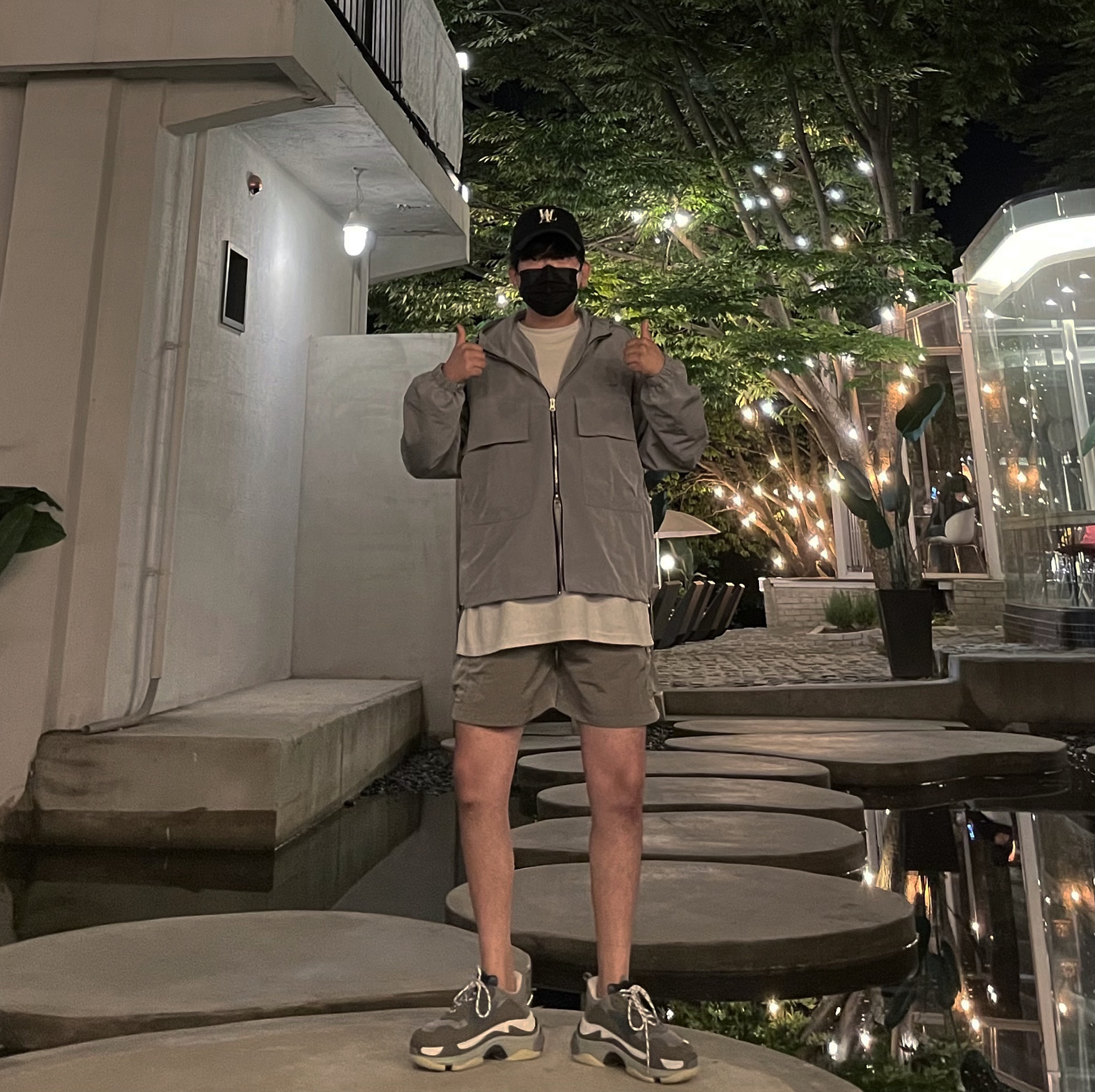 Balenciaga Triple S Grey 2018 착용 스타일