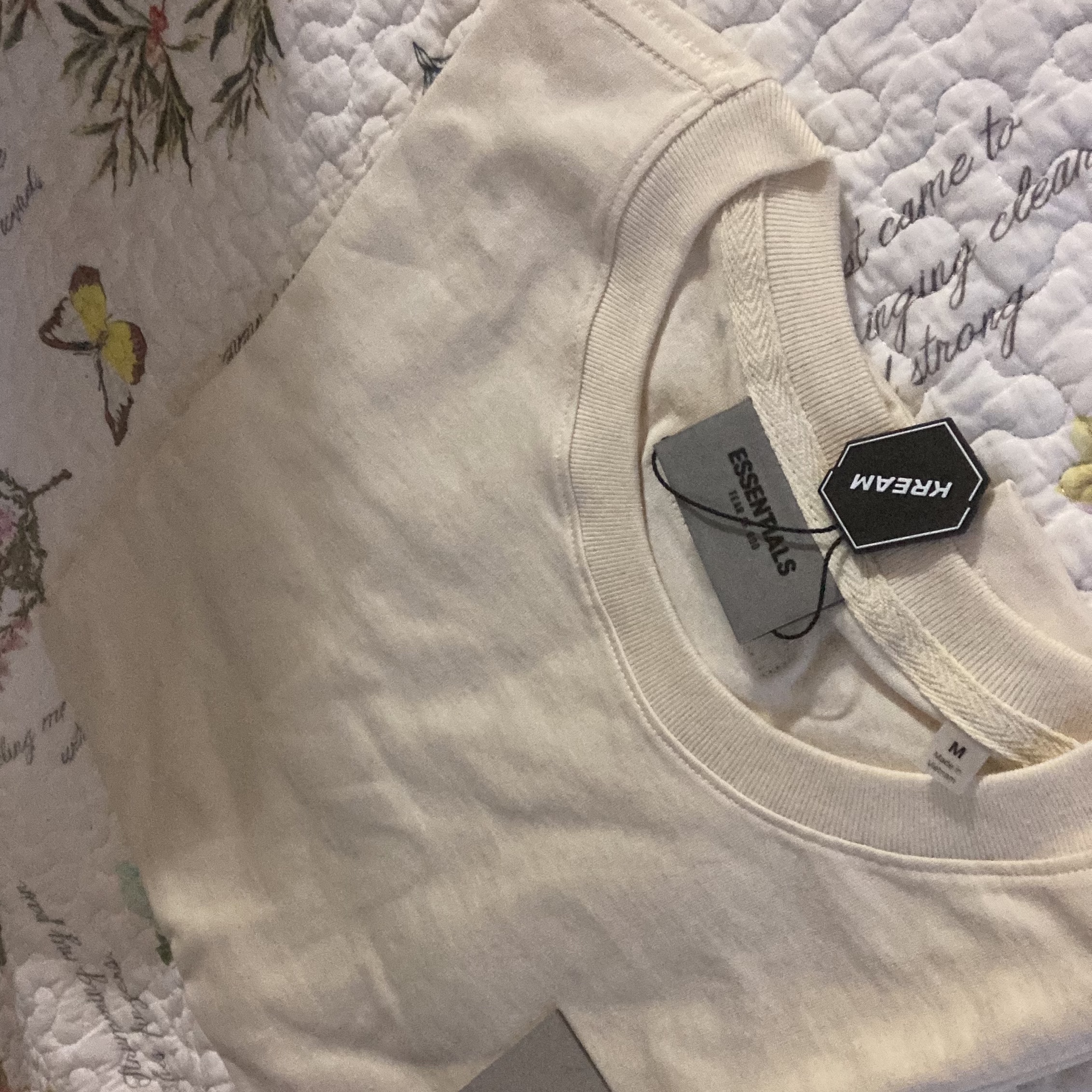 Essentials T-Shirt Cream - 21SS 착용 스타일