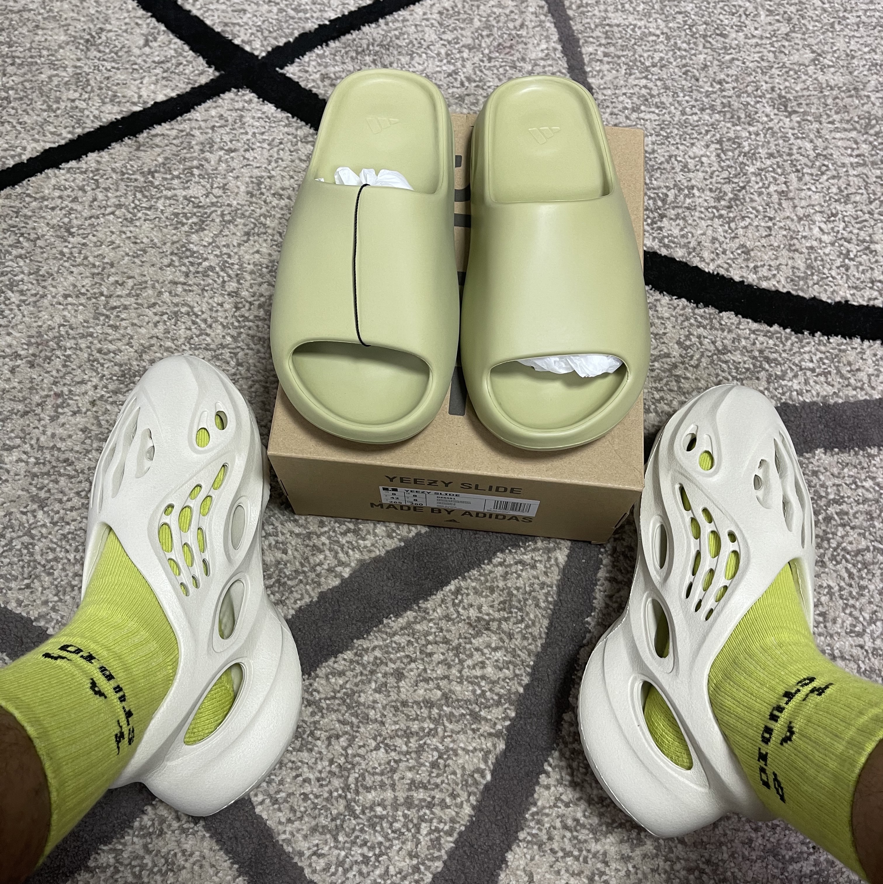 Adidas Yeezy Foam RNNR Sand, Adidas Yeezy Slide Pure 착용 스타일