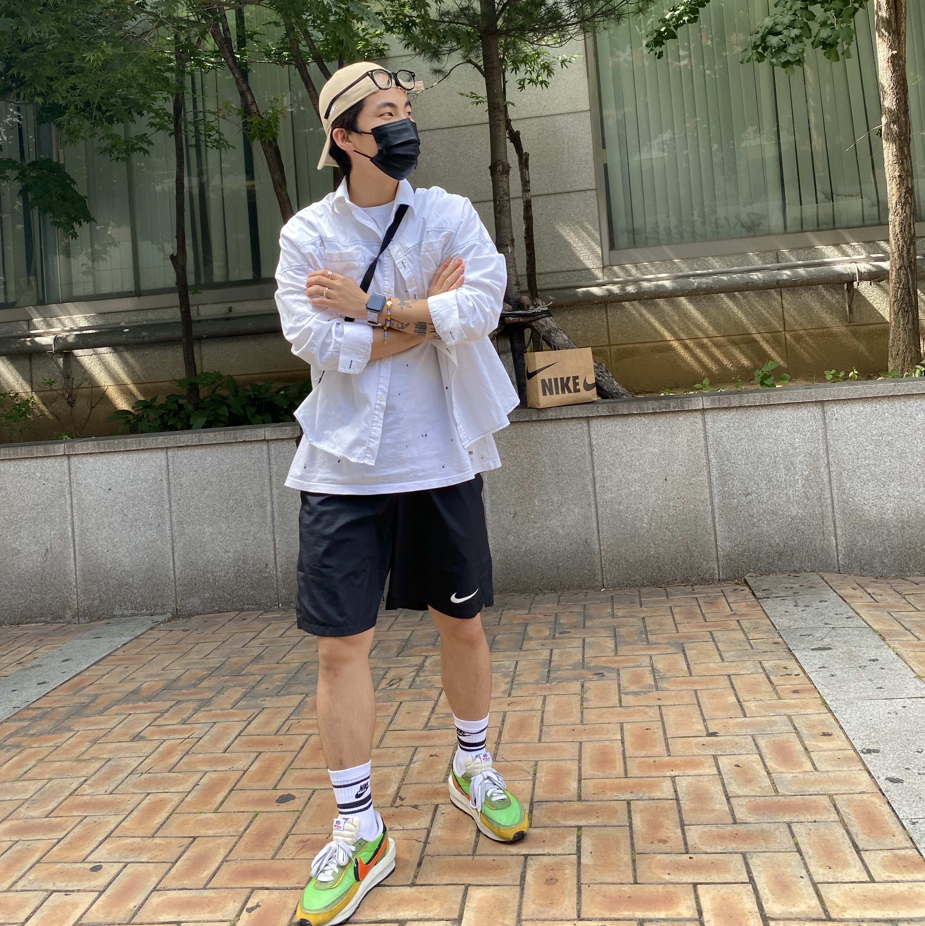 Nike x Sacai LDWaffle Green Multi 착용 스타일 - 2