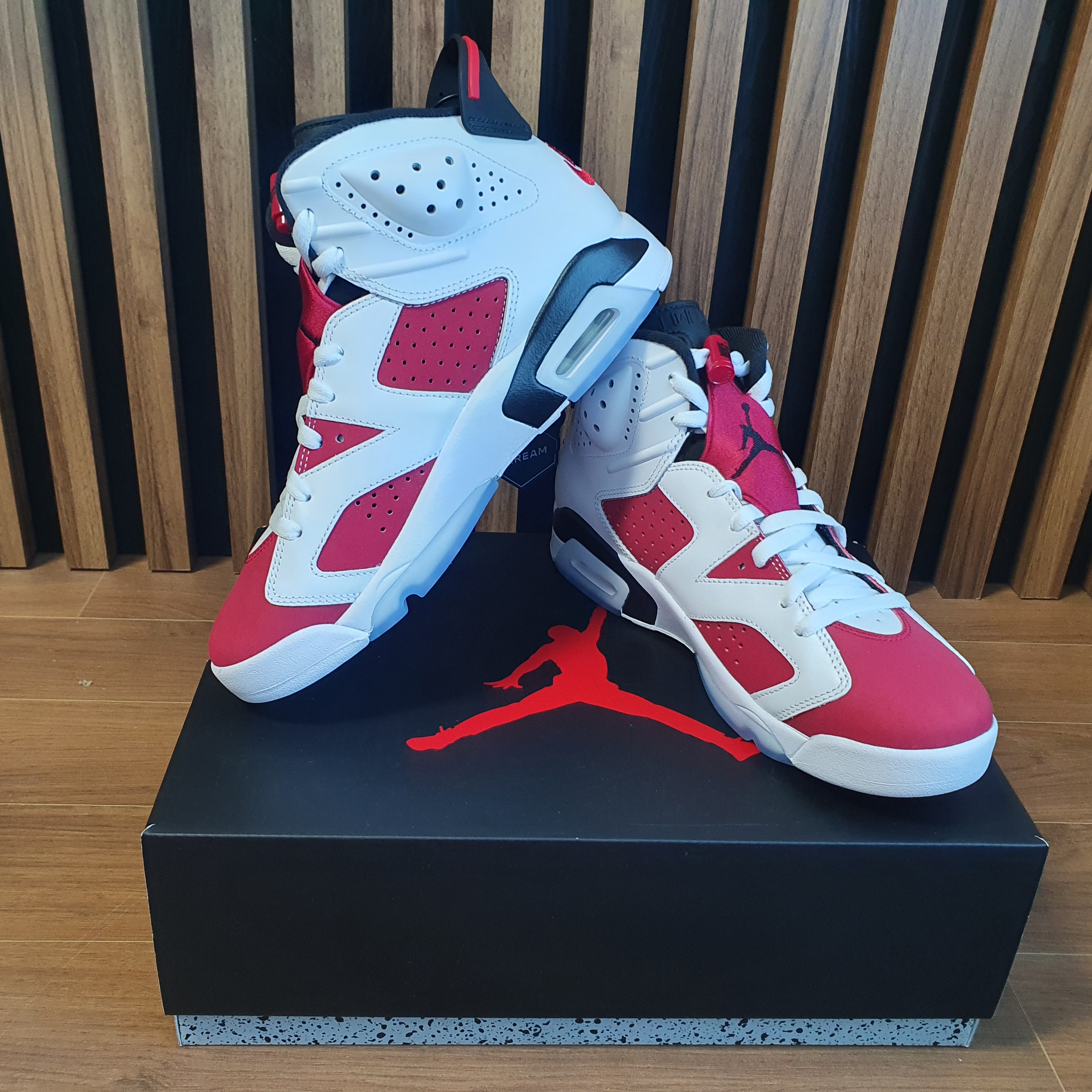 Jordan 6 Retro Carmine 2021 착용 스타일 - 3