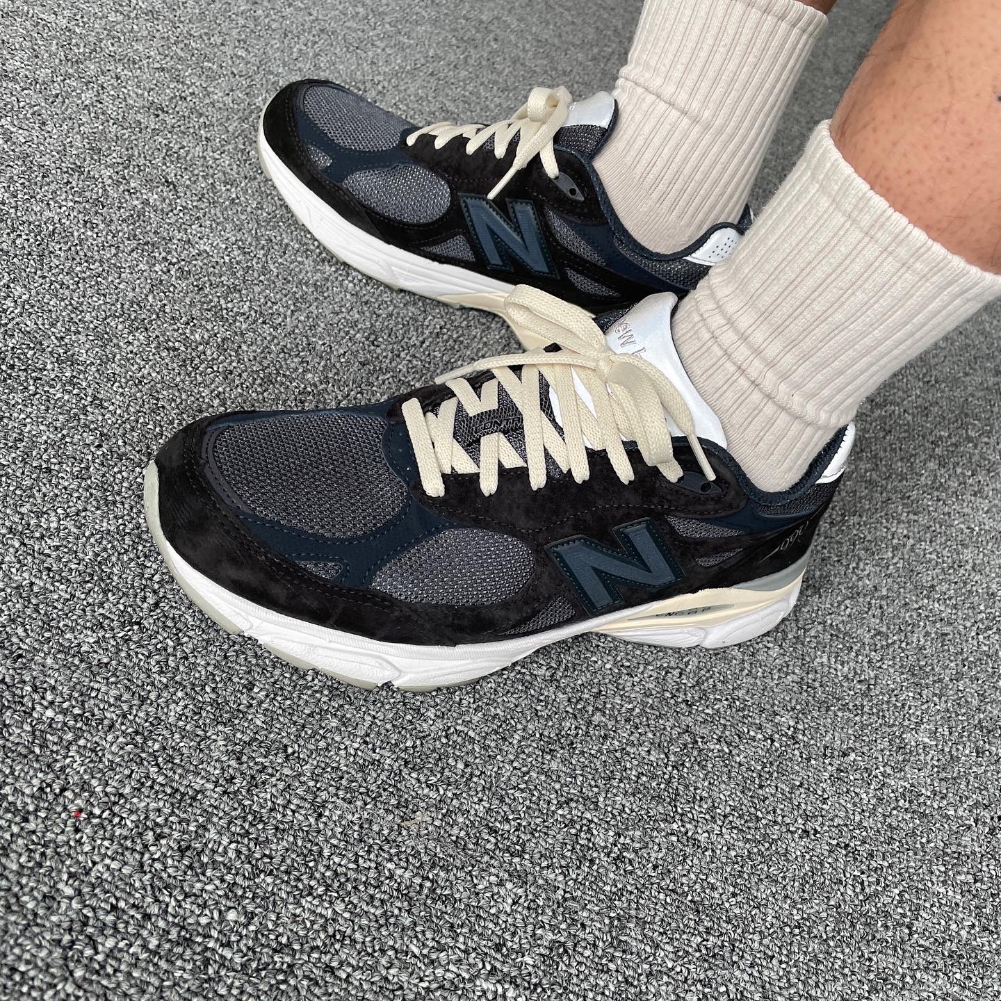 New Balance x Kith 990v3 Genesis 착용 스타일 - 2