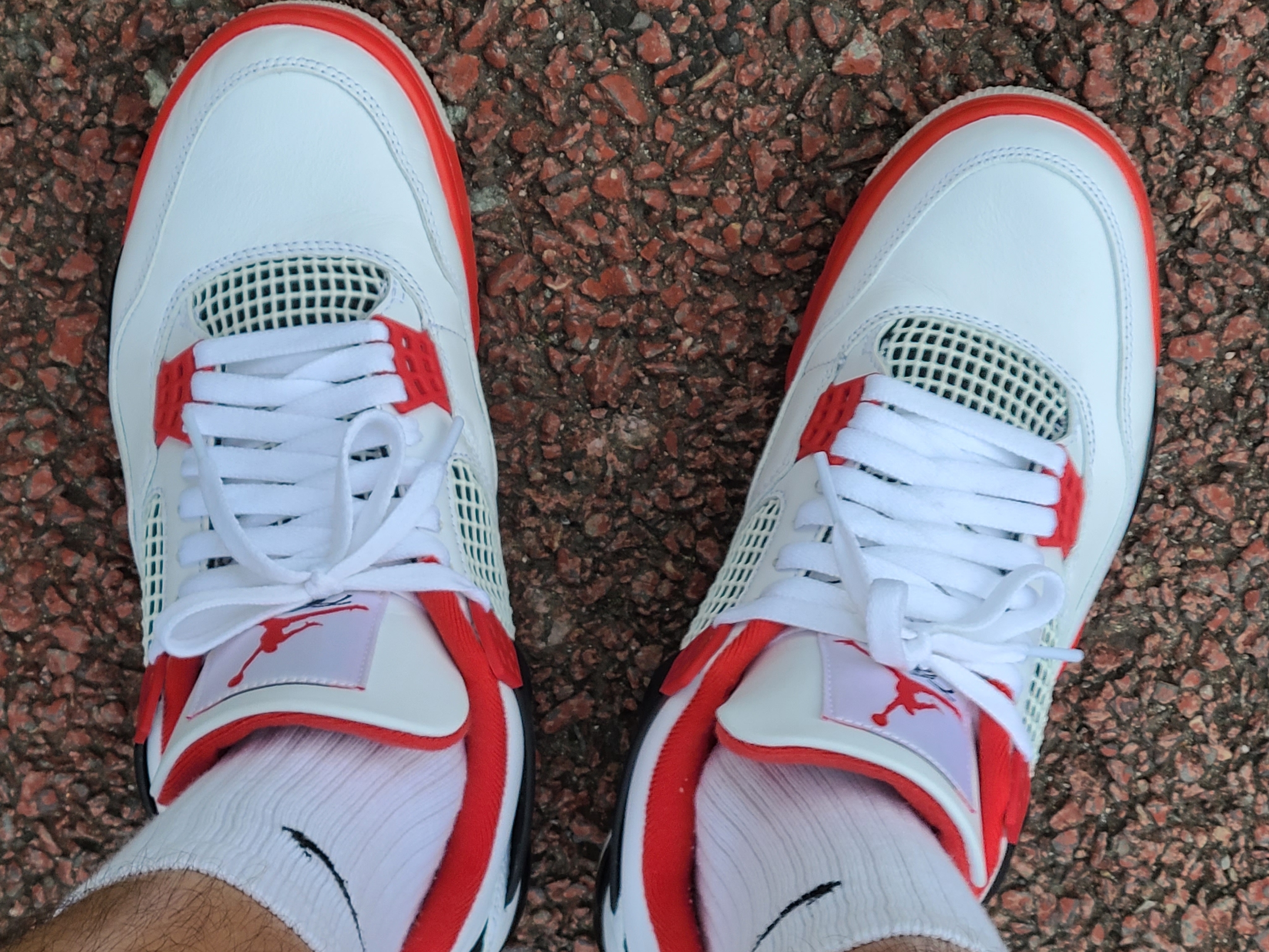 Jordan 4 Retro OG Fire Red 2020 착용 스타일