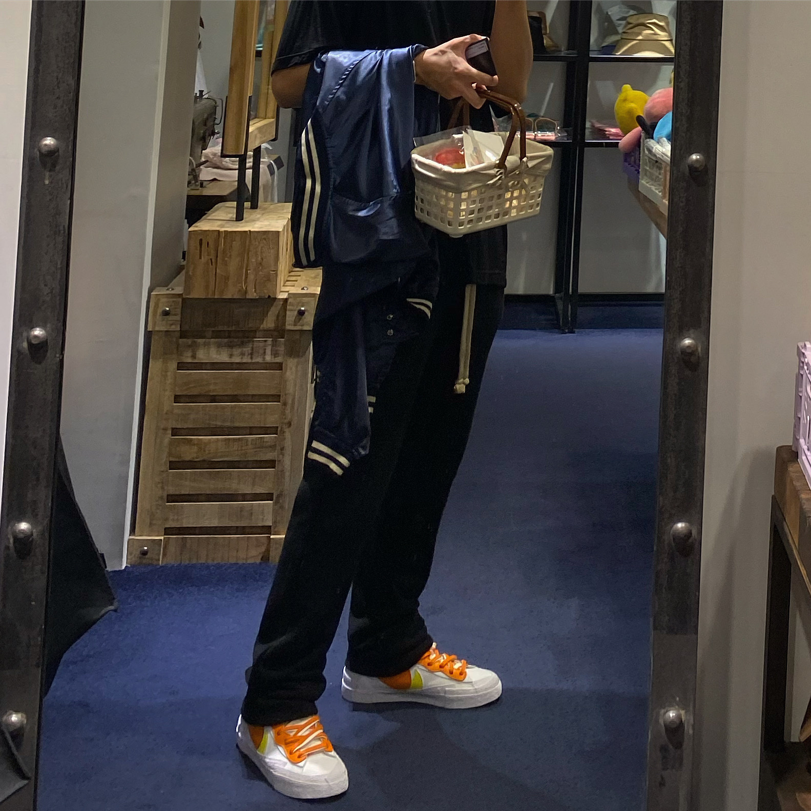 Nike x Sacai Blazer Low Magma Orange 착용 스타일