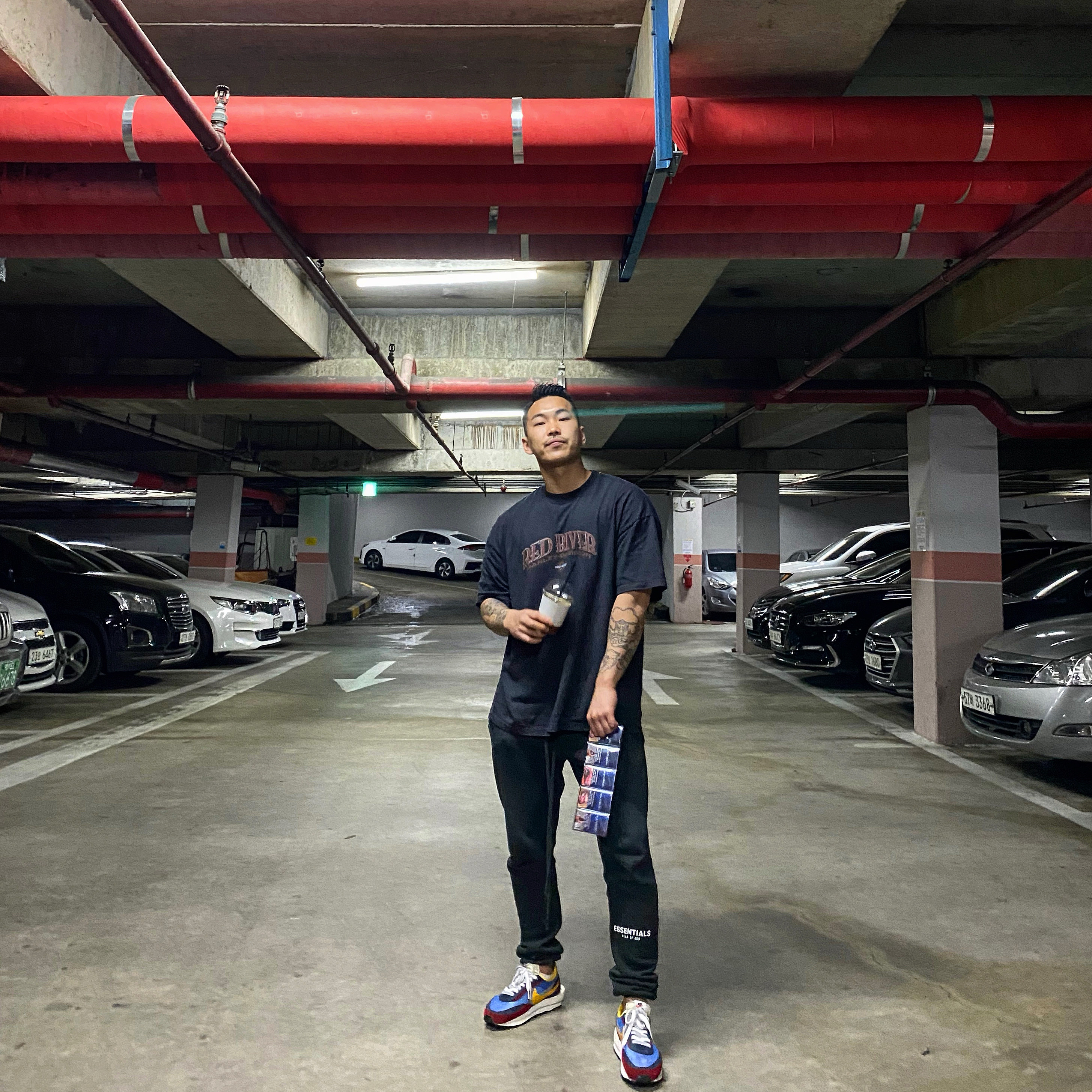 Nike x Sacai LDWaffle Blue Multi, Essentials Sweatpants Weathered Black - 20FW 착용 스타일