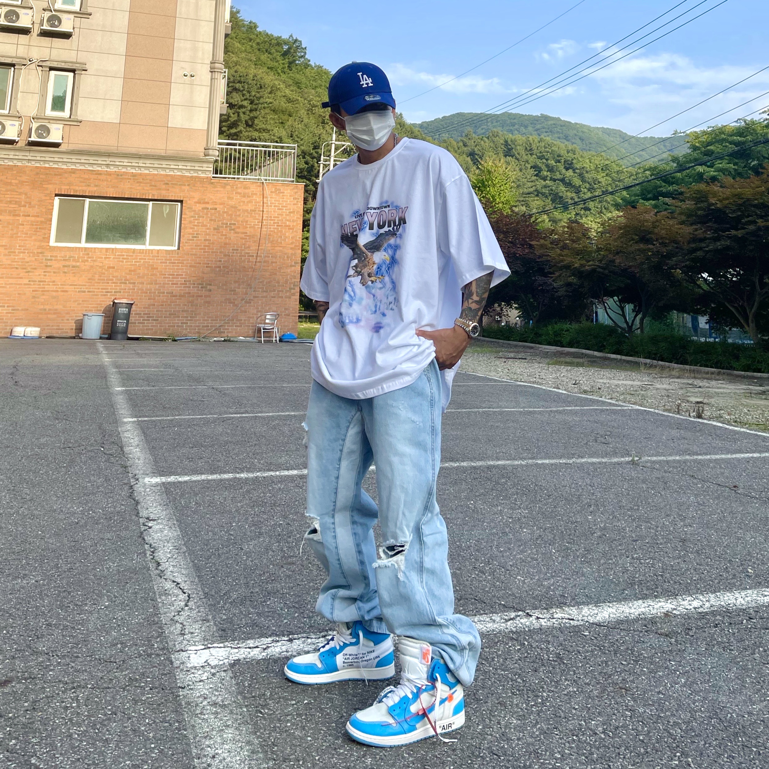 Jordan 1 x Off-White Retro High University Blue 착용 스타일