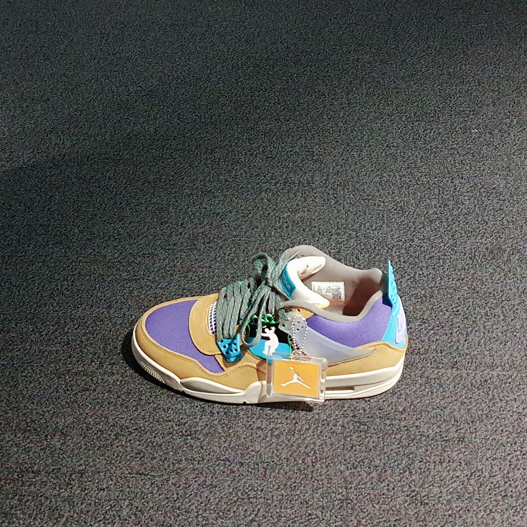 Jordan 4 x Union Retro SP Desert Moss 착용 스타일 - 1