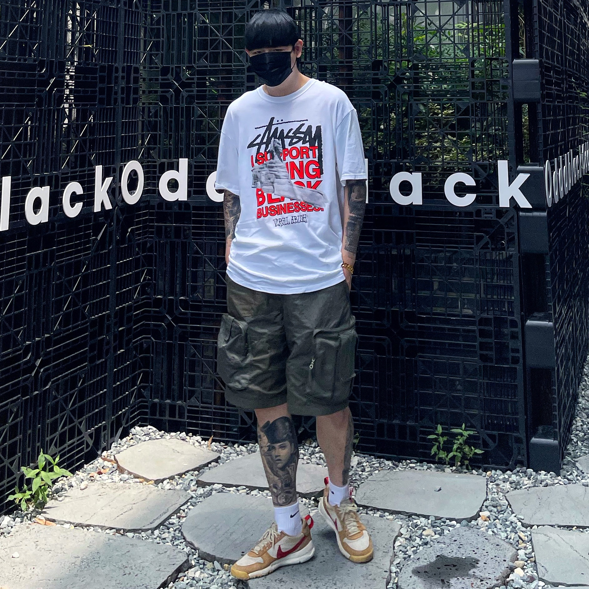 Stussy x Off-White 40 WT T-Shirt, Nike x Tom Sachs Mars Yard Shoe 2.0 Space Camp 착용 스타일