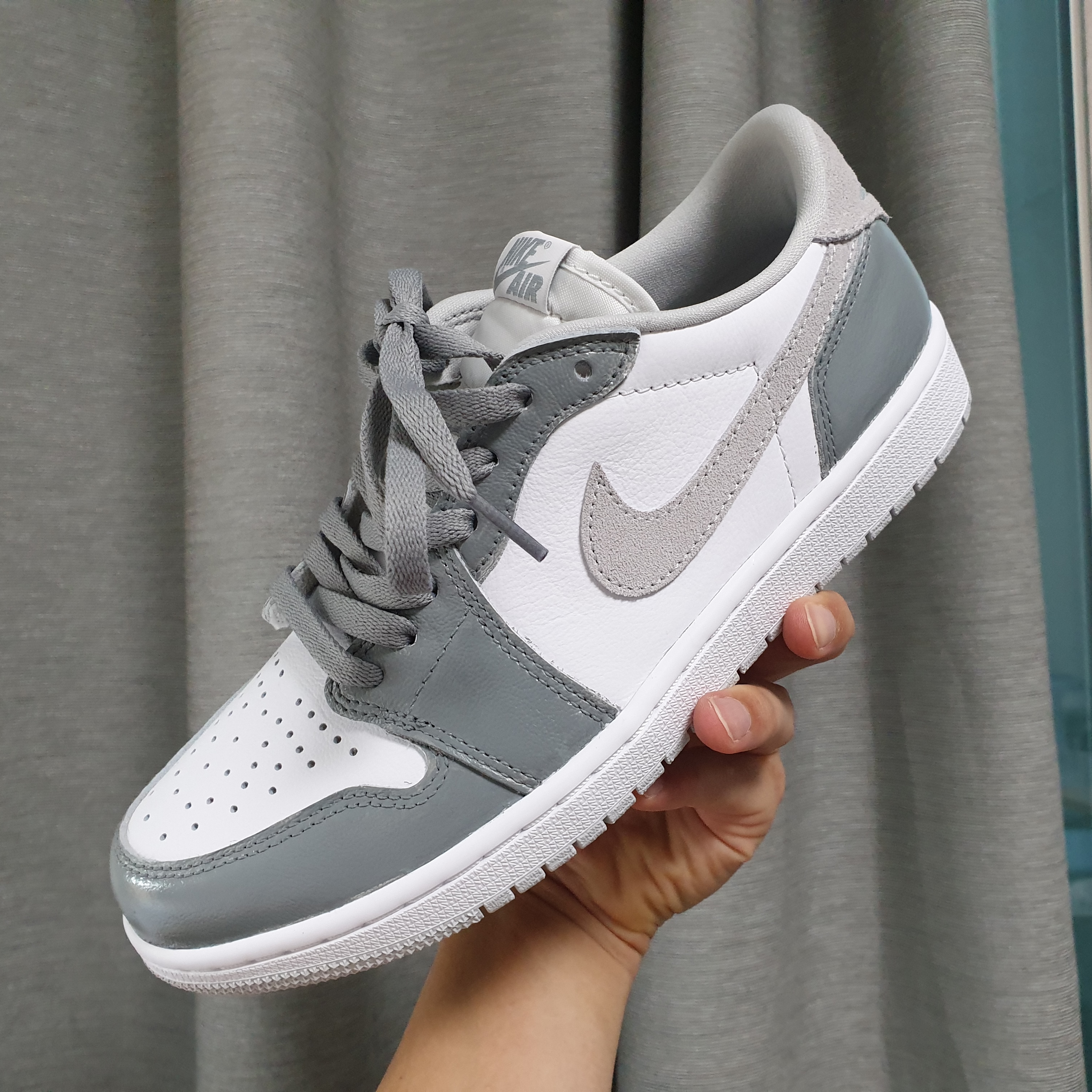 Jordan 1 Low OG Neutral Grey 착용 스타일