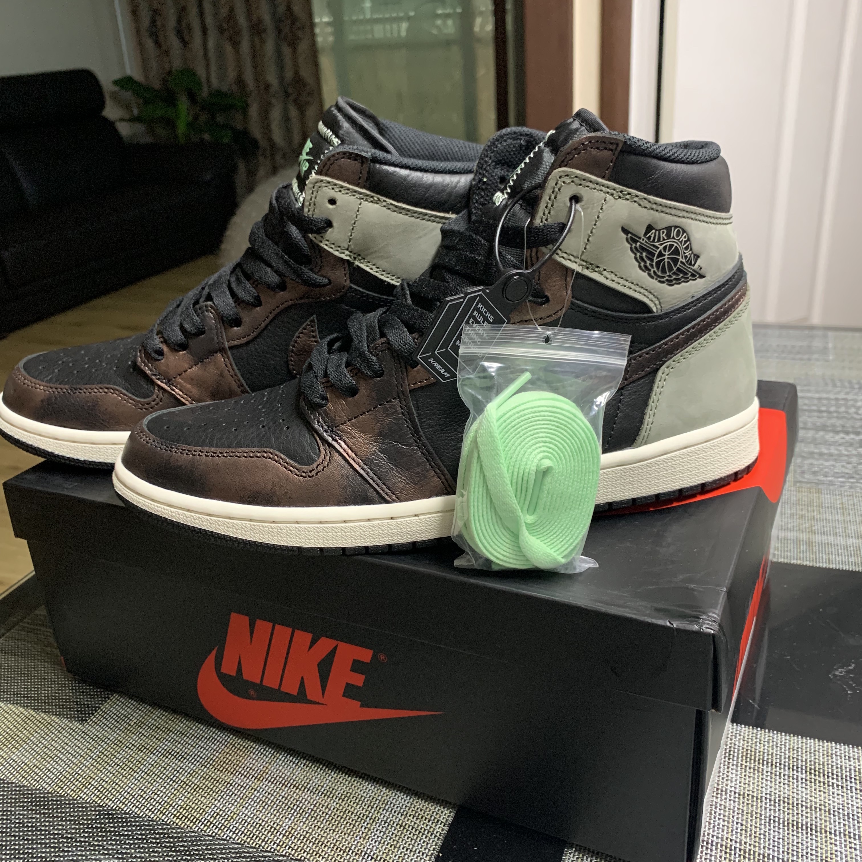 Jordan 1 Retro High OG Rust Shadow 착용 스타일