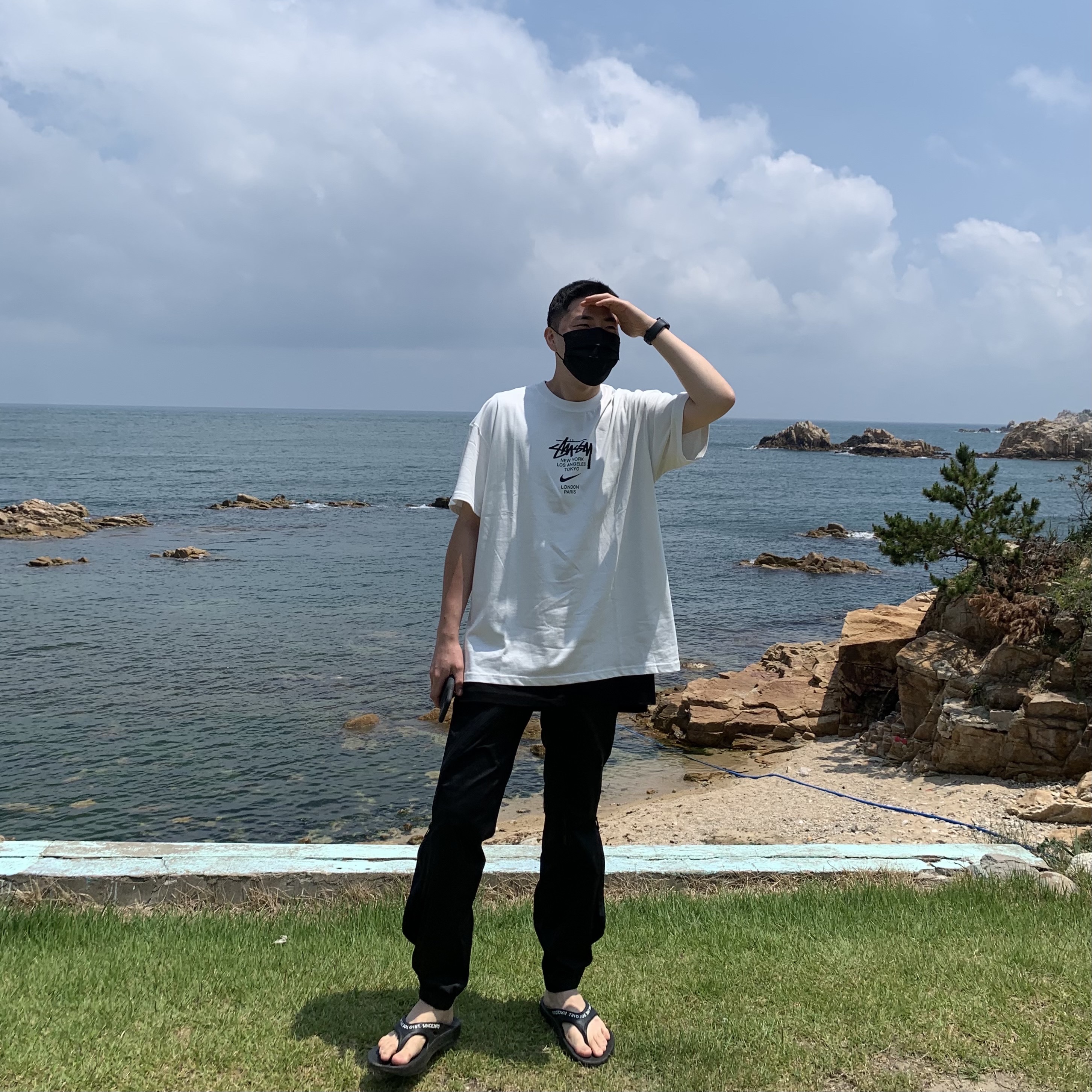 Nike x Stussy WT T-Shirt White - US/EU, Oofos x Takahiromiyashita The Soloist Signature Flip-Flop Black White 착용 스타일