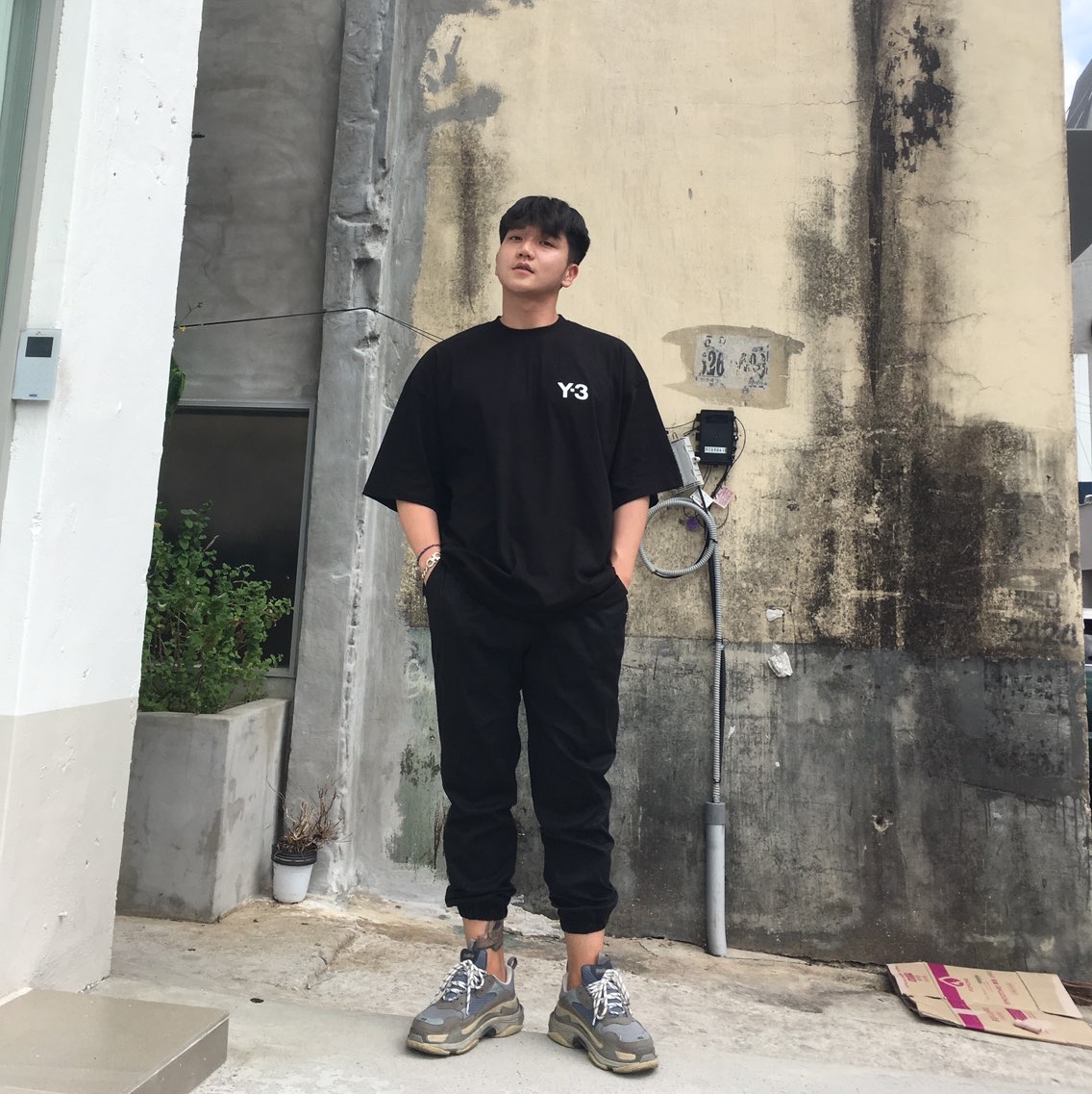 Balenciaga Triple S Grey 2018 착용 스타일
