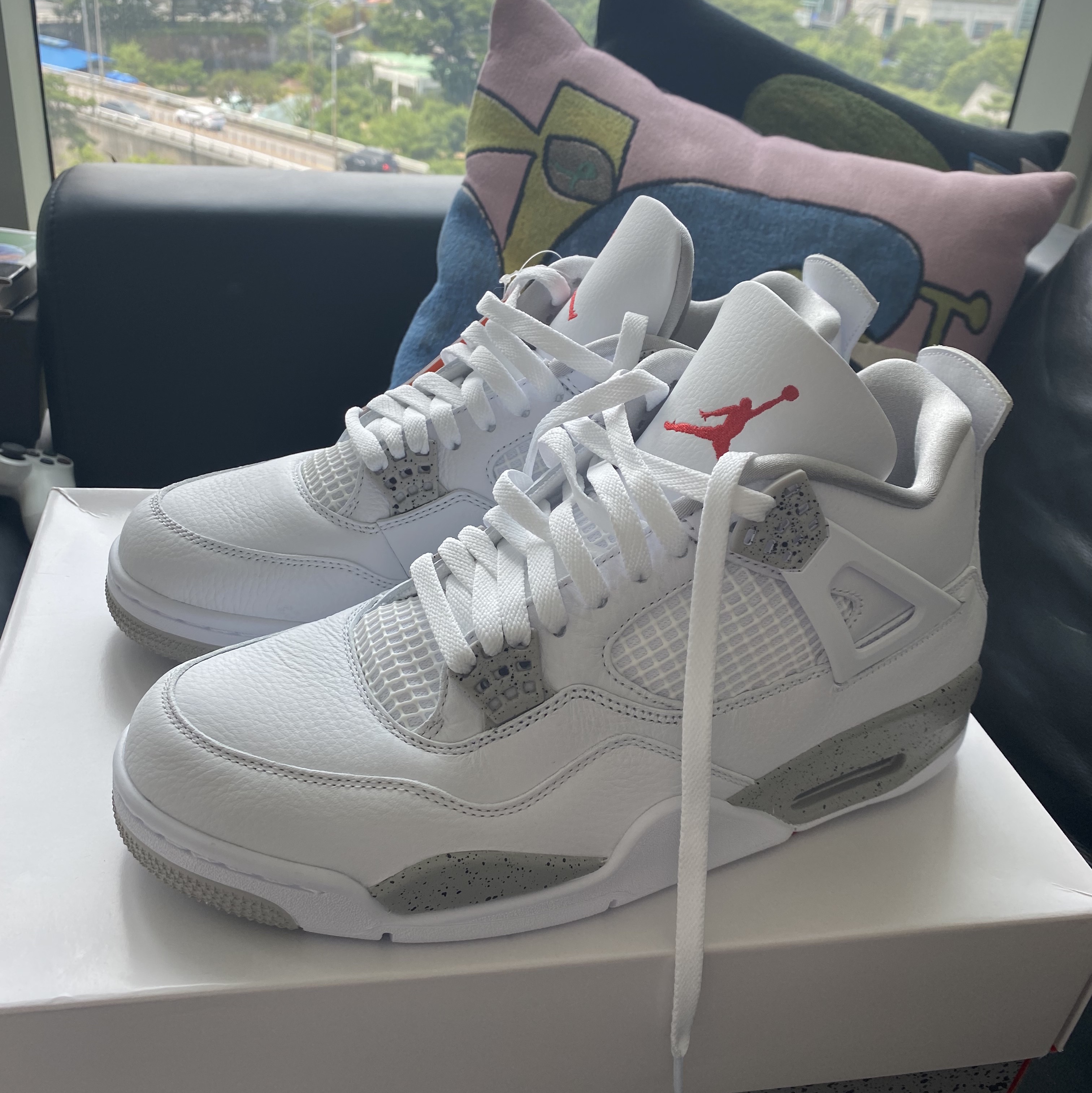 Jordan 4 Retro Tech White 착용 스타일