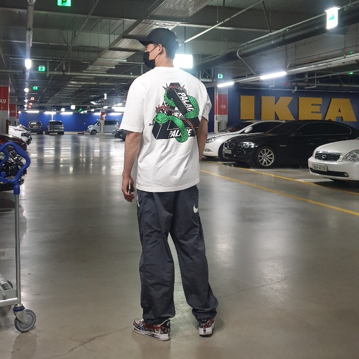 Palace Hesh Mit Fresh T-Shirt White - 20SS, Nike x Stussy Beach Pants Off Noir 착용 스타일