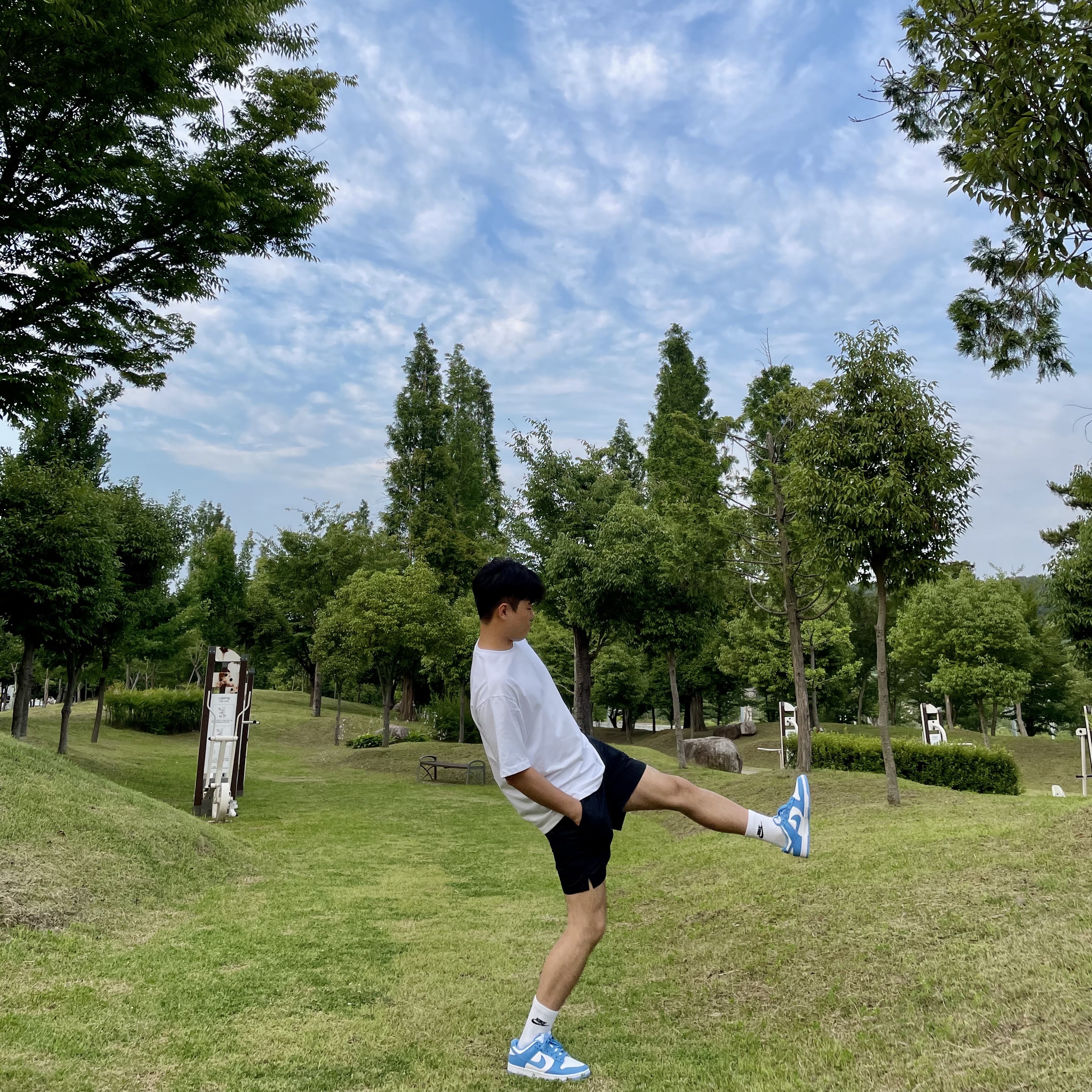 Nike Dunk Low Retro University Blue 착용 스타일