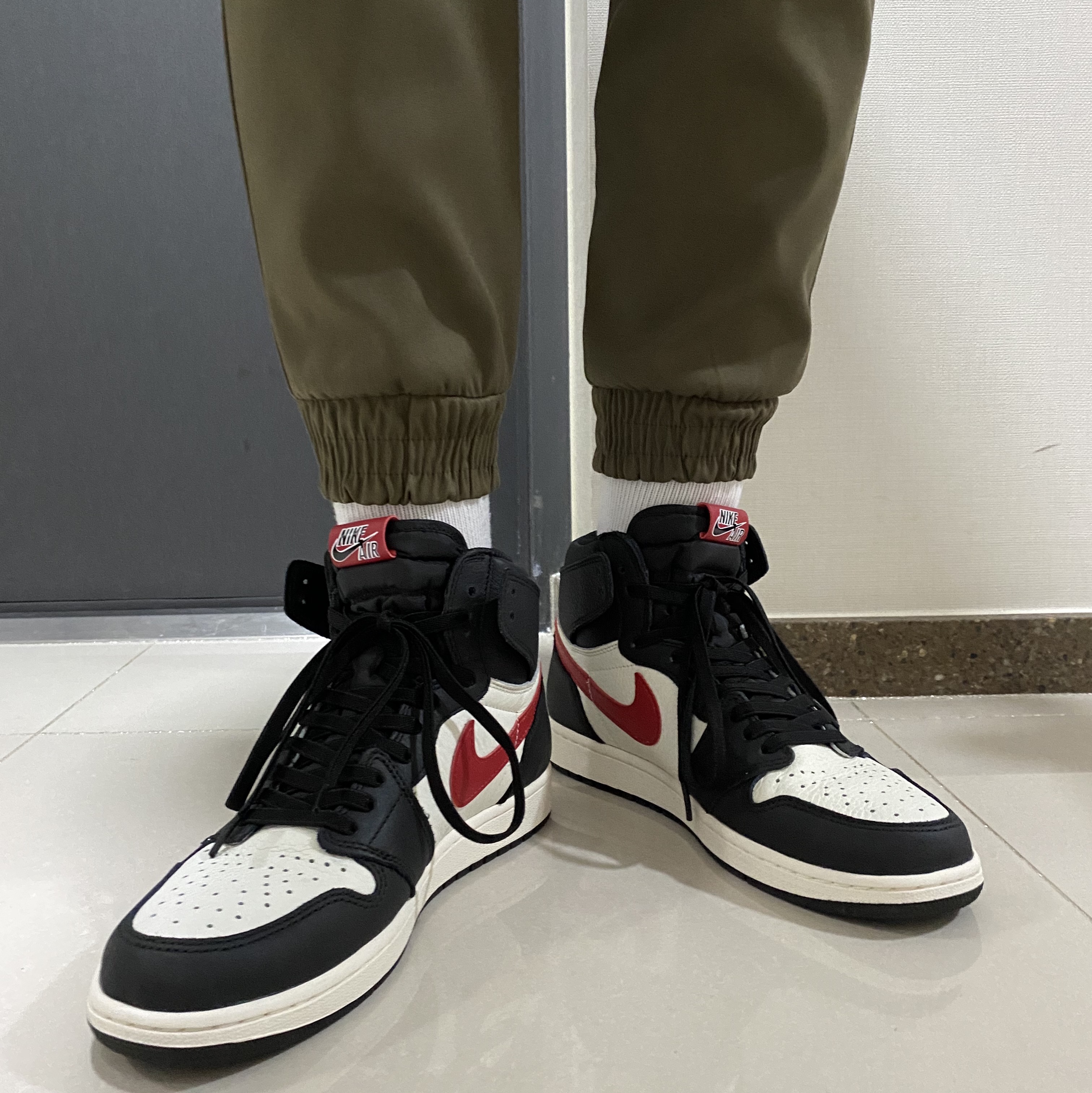 Jordan 1 Retro High OG Shadow 2.0, Jordan 1 Retro High OG Pine Green Black 착용 스타일 - 4