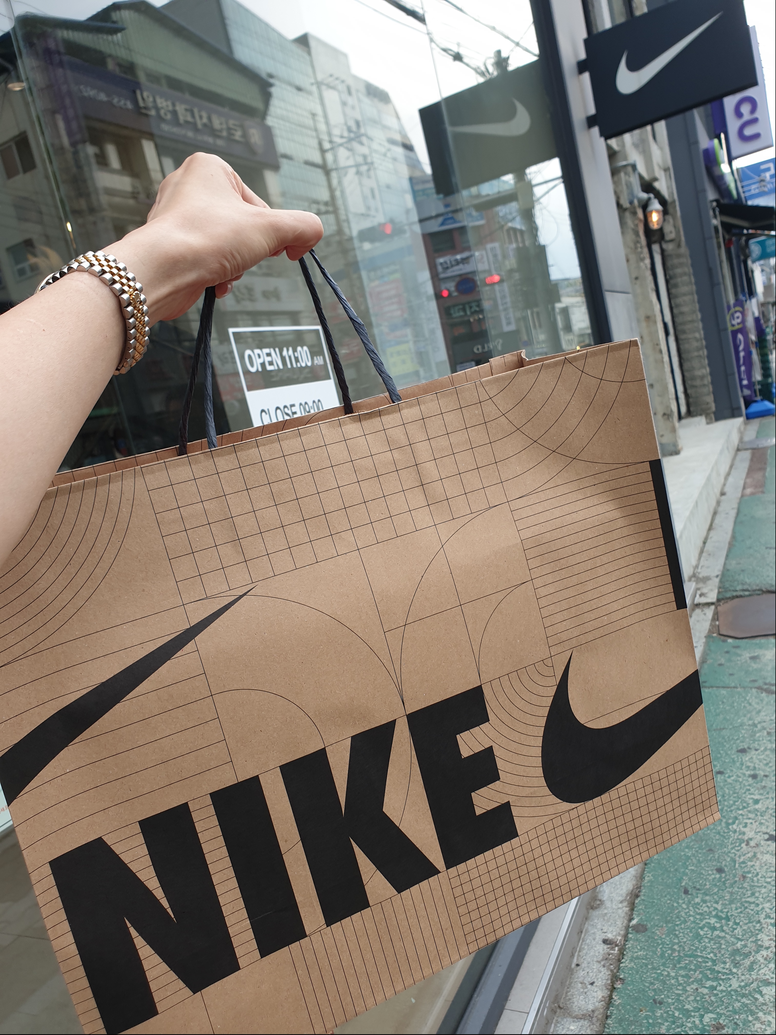 (GS) Jordan 1 Retro High OG Shadow 2.0, Jordan 1 Retro High OG Shadow 2.0 착용 스타일 - 4