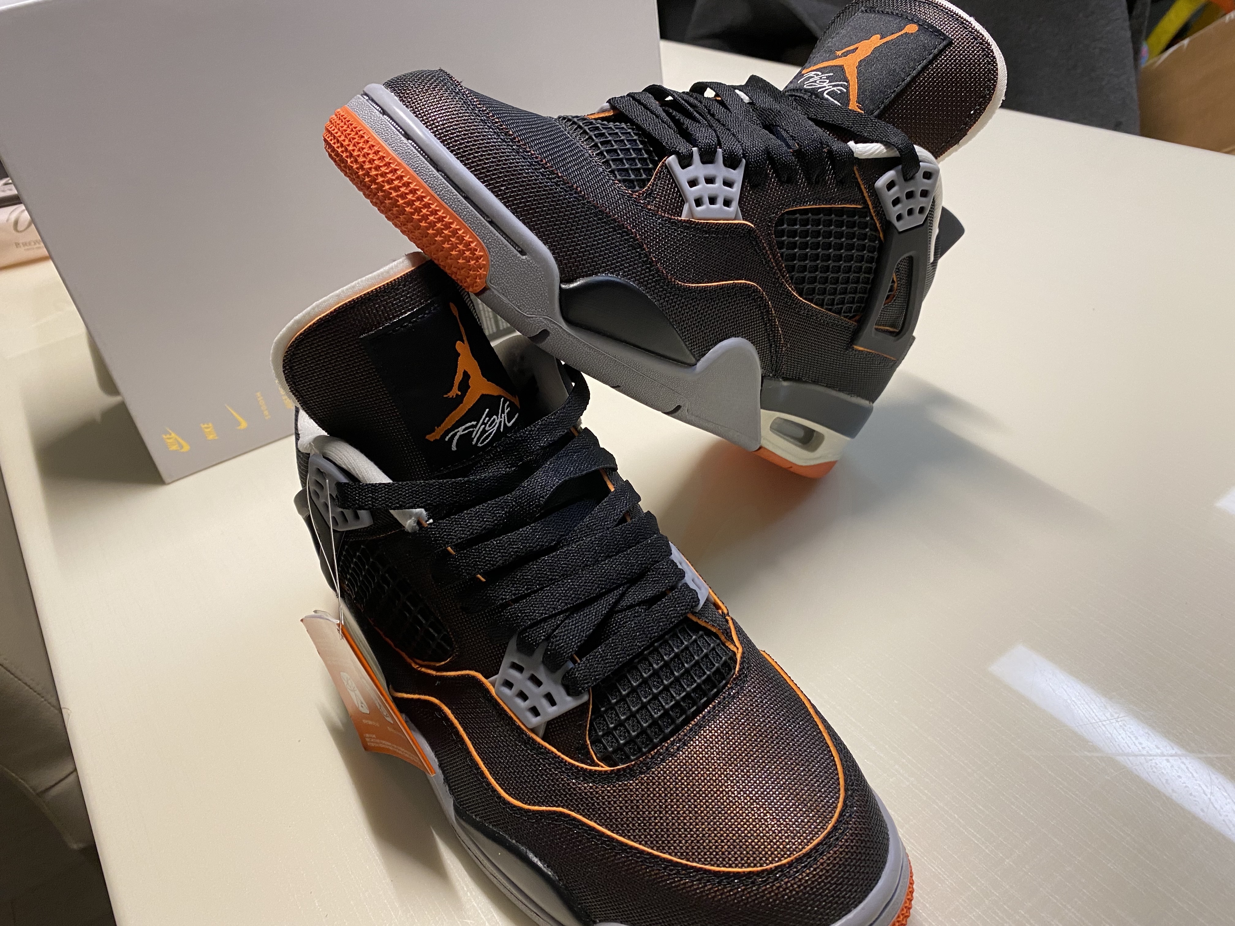 (W) Jordan 4 Retro Starfish 착용 스타일