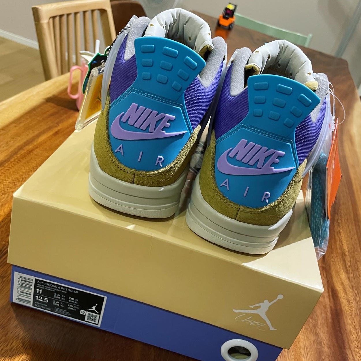 Jordan 4 x Union Retro SP Desert Moss 착용 스타일 - 5
