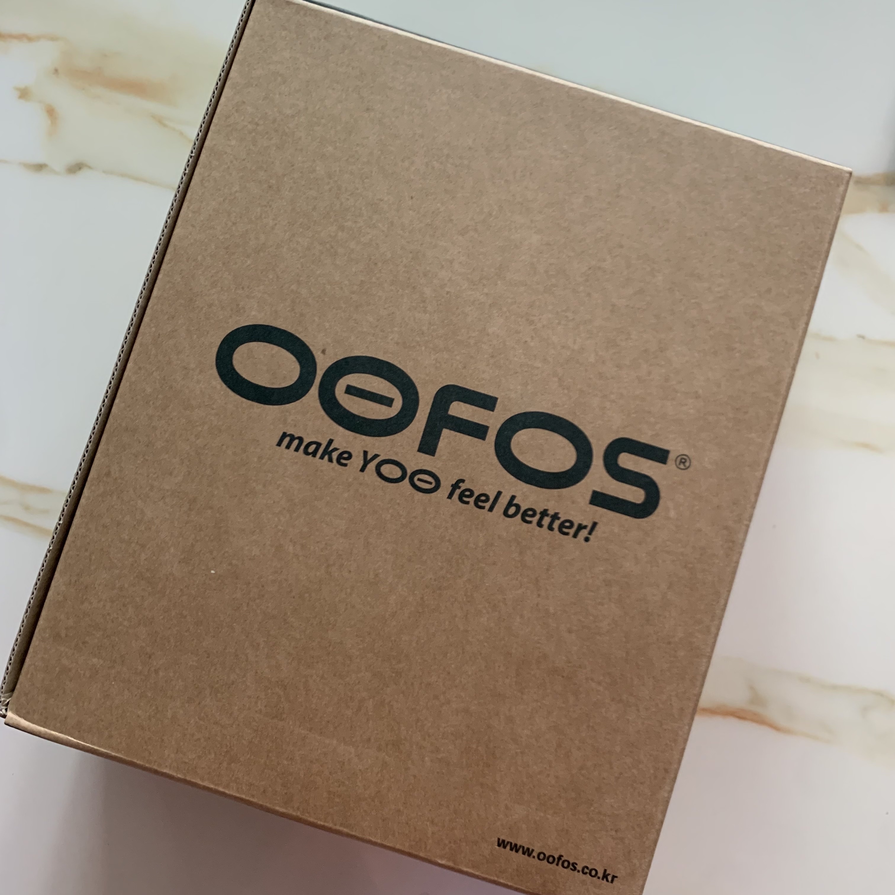 Oofos OOriginal Black 착용 스타일 - 1