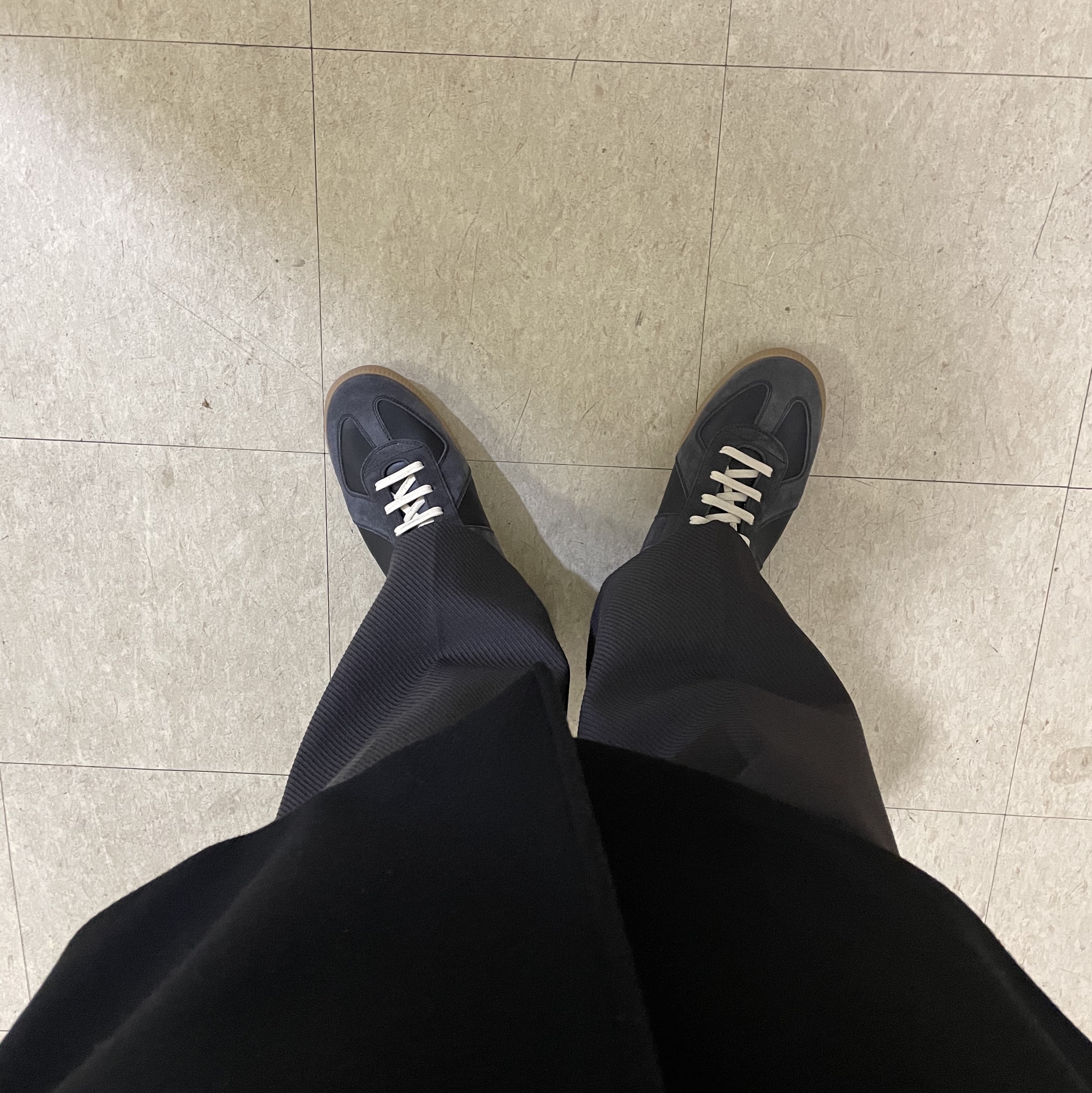 Maison Margiela Calfskin Replica Sneakers Black 착용 스타일