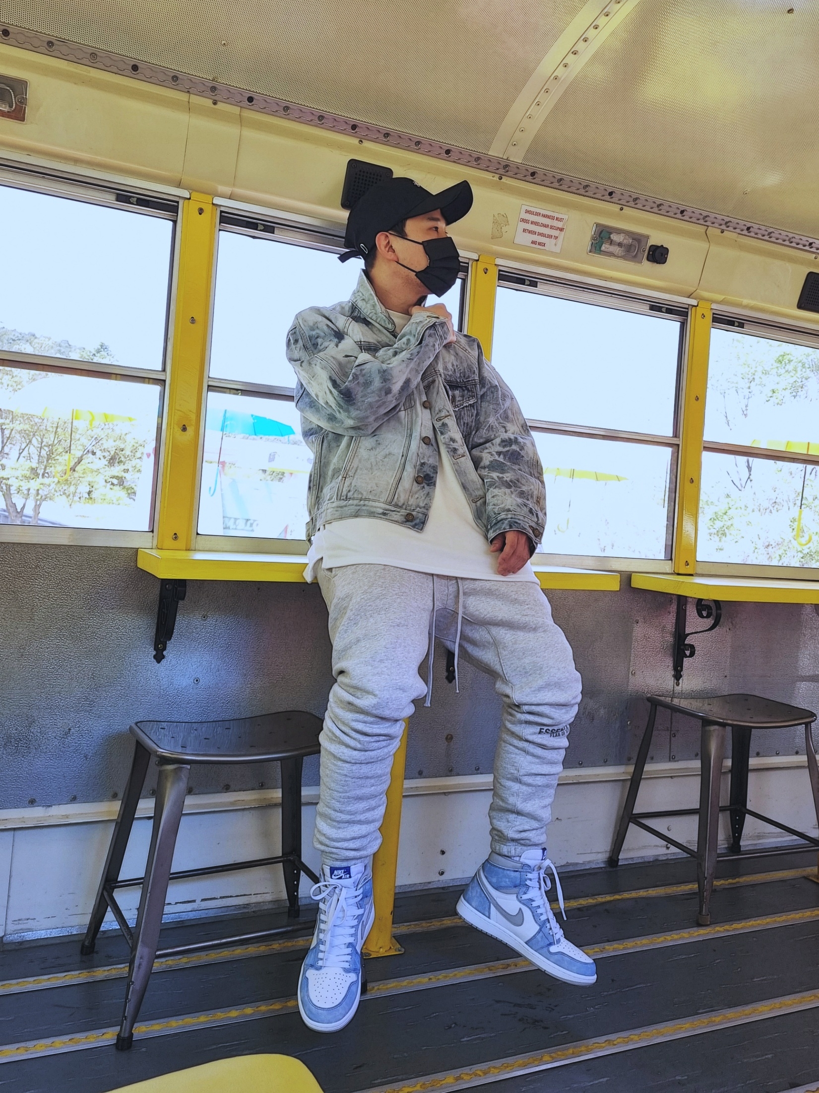 Essentials Sweatpants Heather Grey - 20FW, Jordan 1 Retro High OG Hyper Royal 착용 스타일