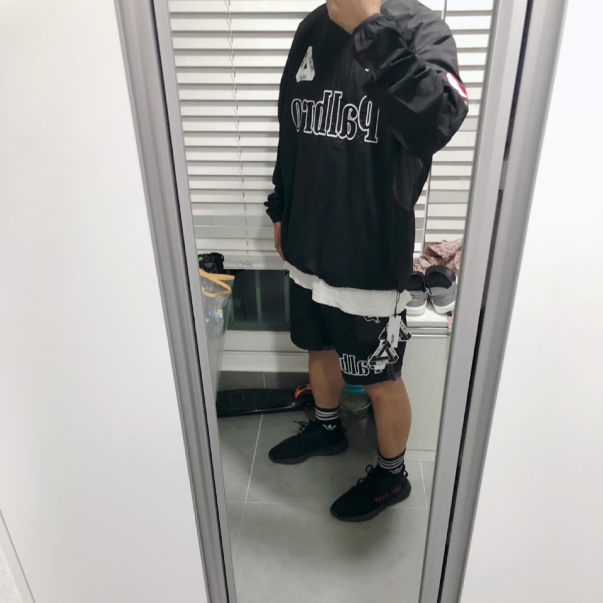 Palace Sports Shell Crew Black - 21SS, Palace Sports Shell Shorts Black - 21SS 착용 스타일 - 2