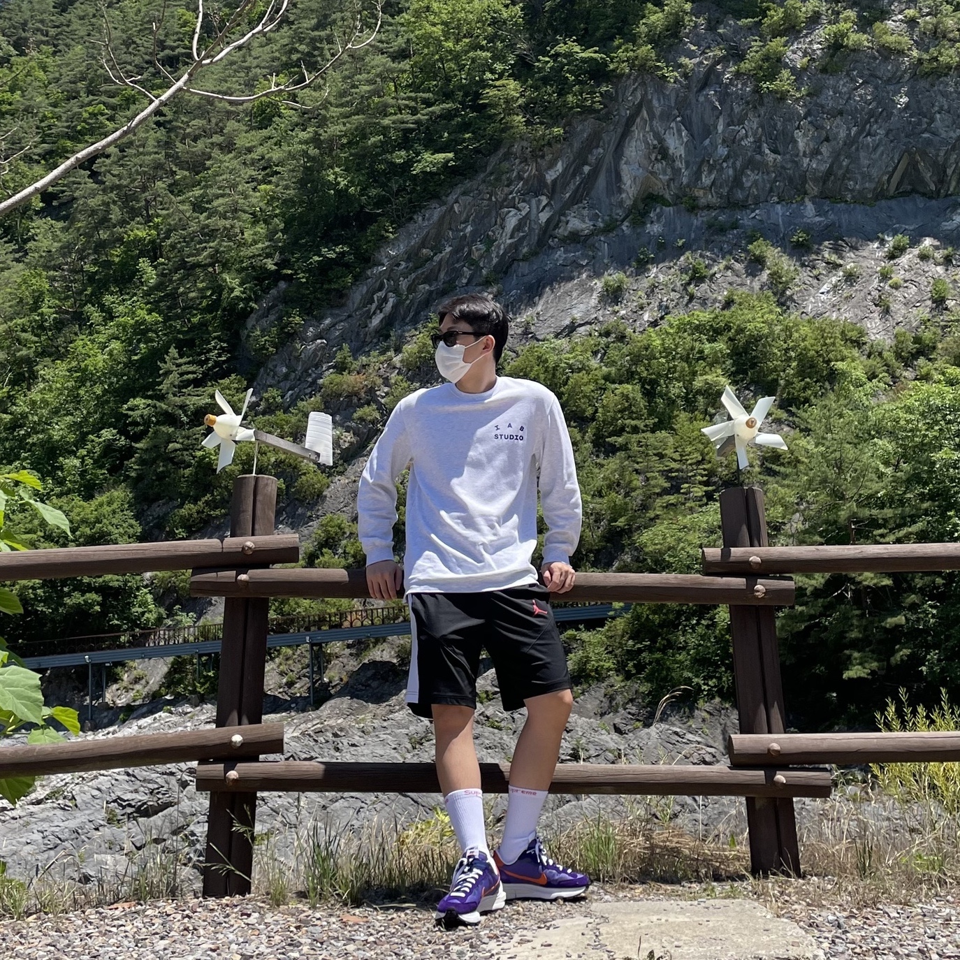 Nike x Sacai VaporWaffle Dark Iris, IAB Studio Long Sleeve Light Gray 착용 스타일