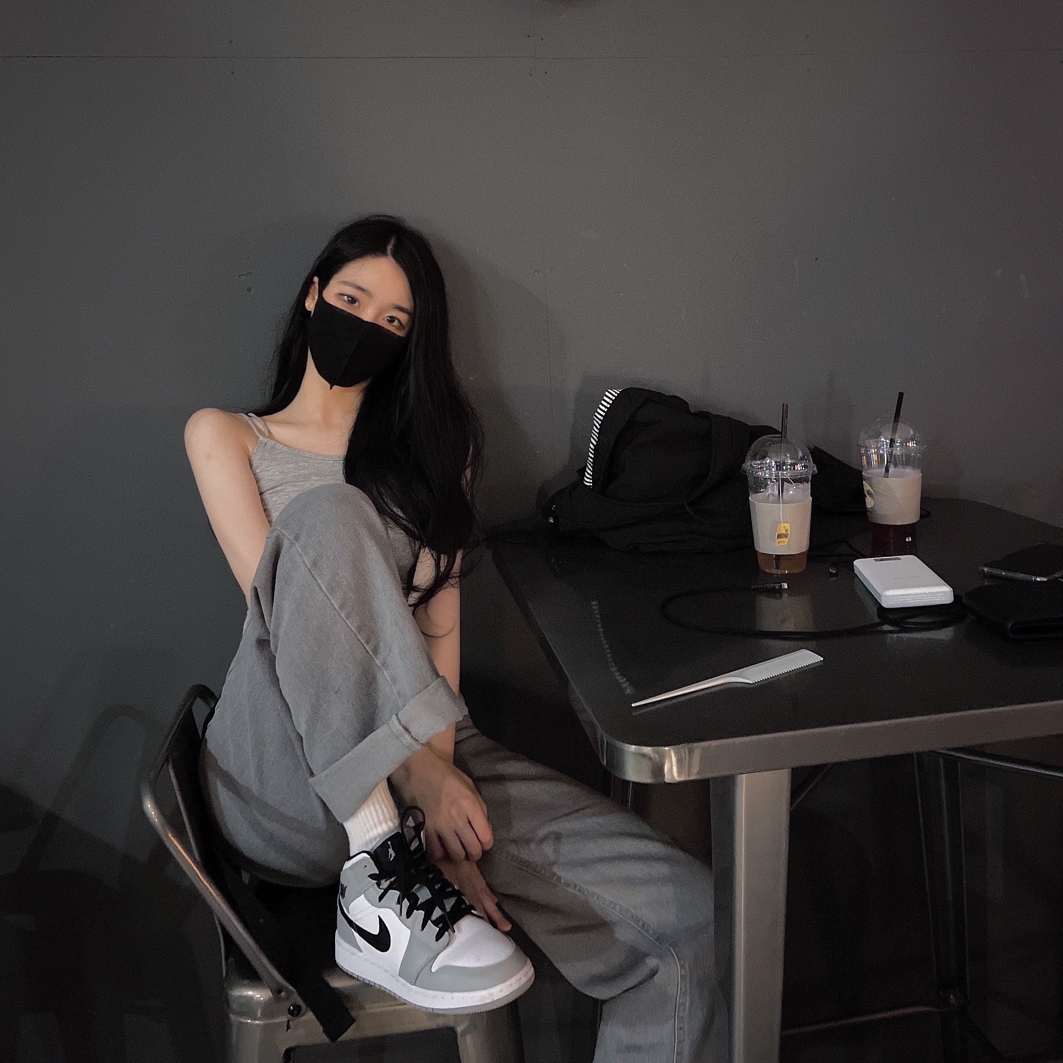 Jordan 1 Mid Light Smoke Grey, (GS) Jordan 1 Mid Light Smoke Grey 착용 스타일