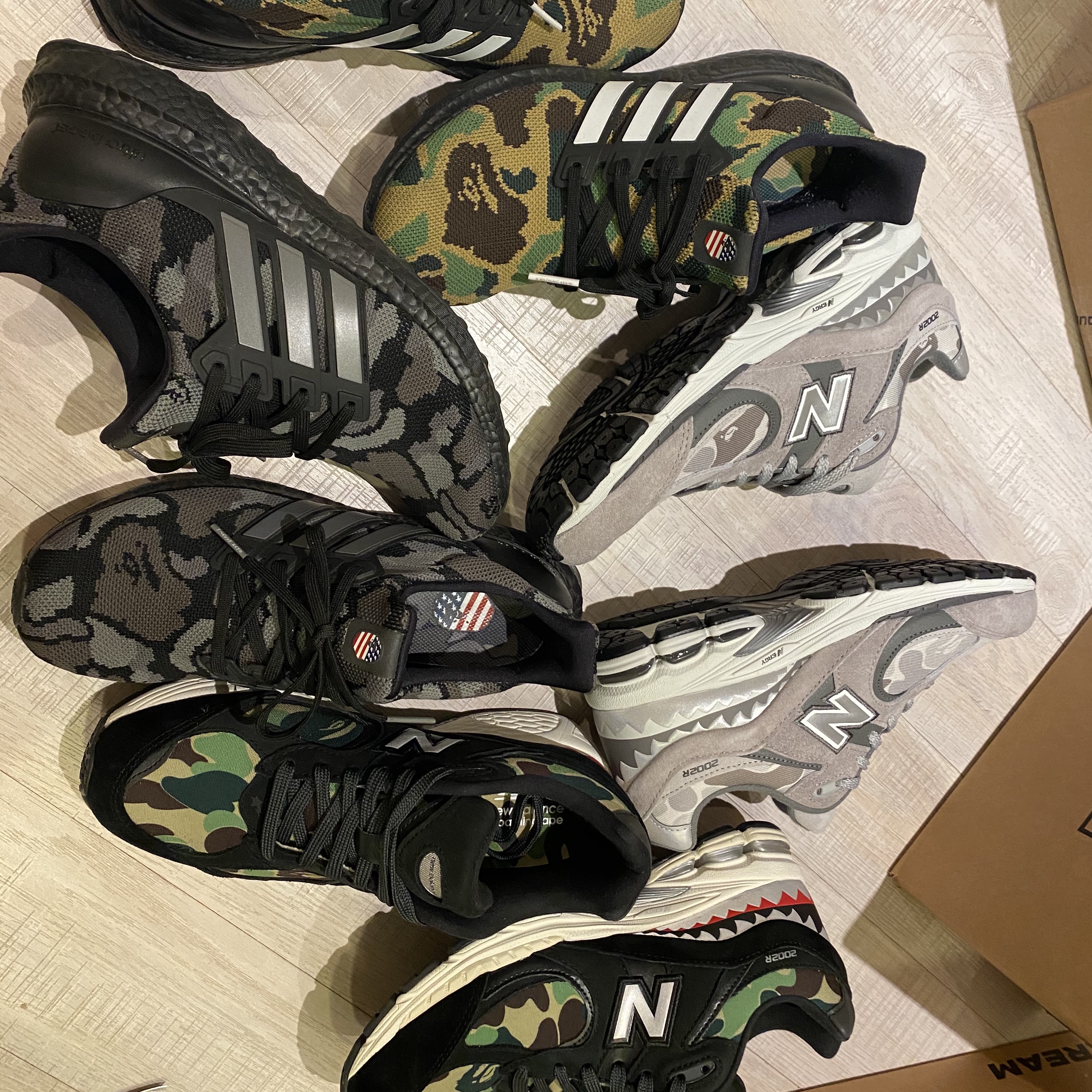 New Balance x BAPE 2002R Black Camo (Special Box), New Balance x BAPE 2002R Gray Camo (Special Box) 착용 스타일