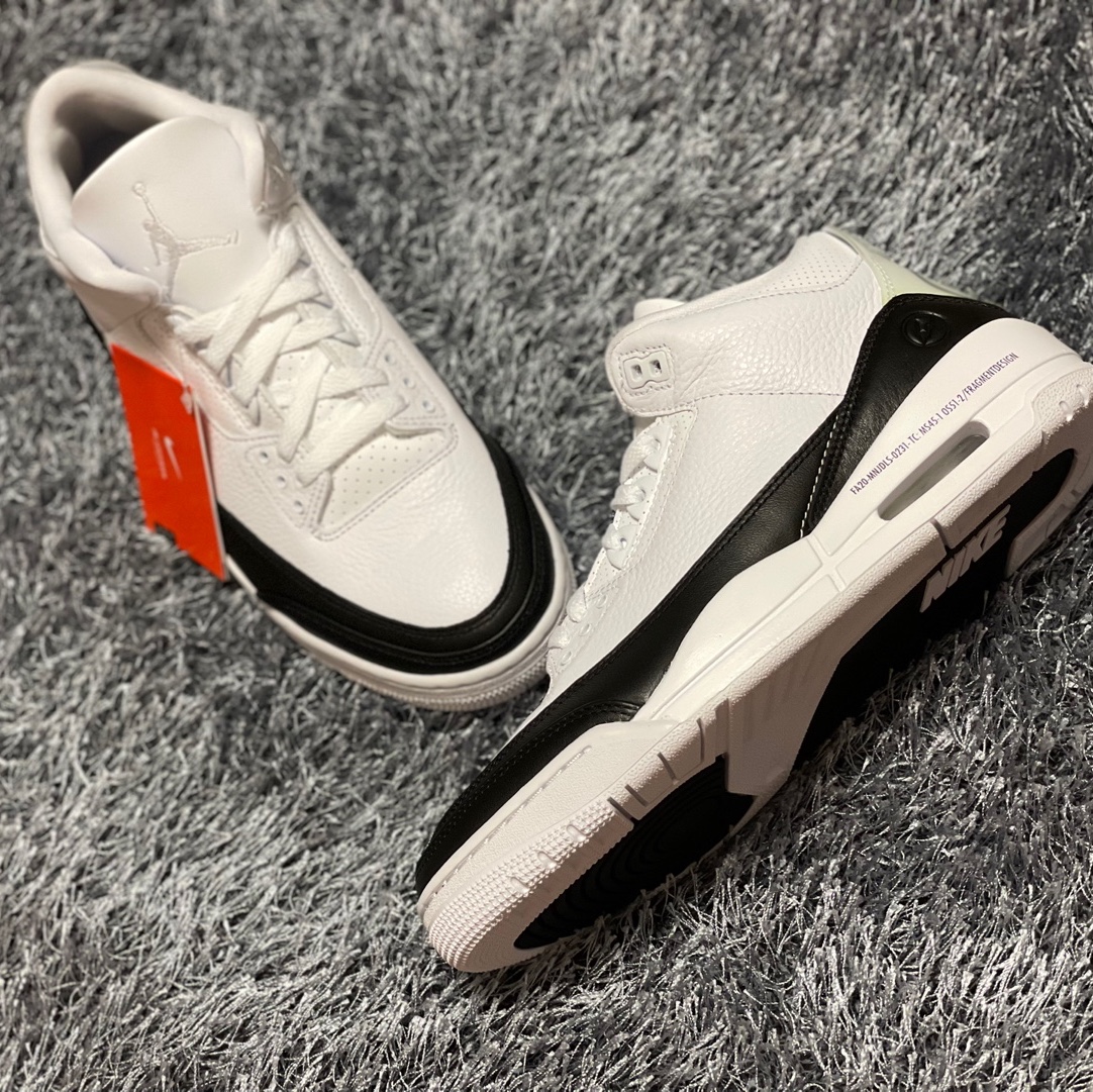 Jordan 3 x Fragment Retro SP White Black 착용 스타일 - 2