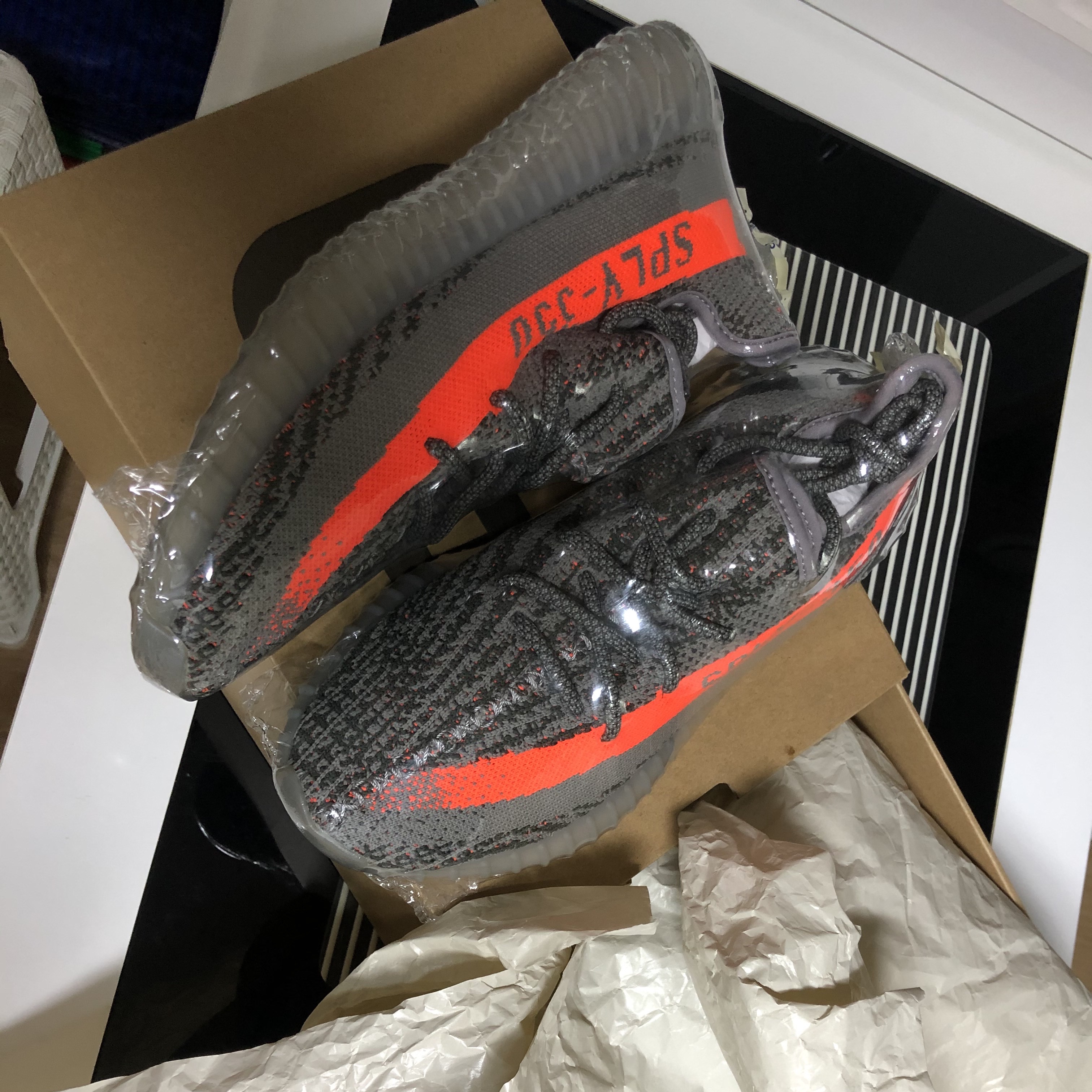 Adidas Yeezy Boost 350 V2 Beluga 착용 스타일