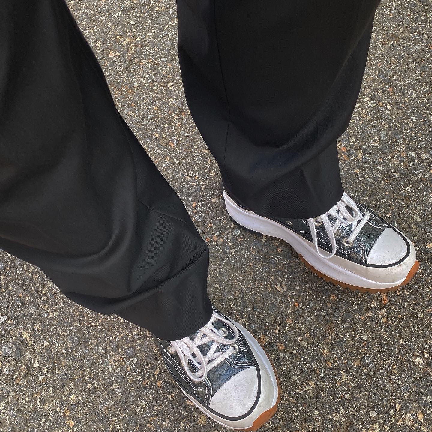 Converse Run Star Hike Hi Metallic Classics Black 착용 스타일 - 2