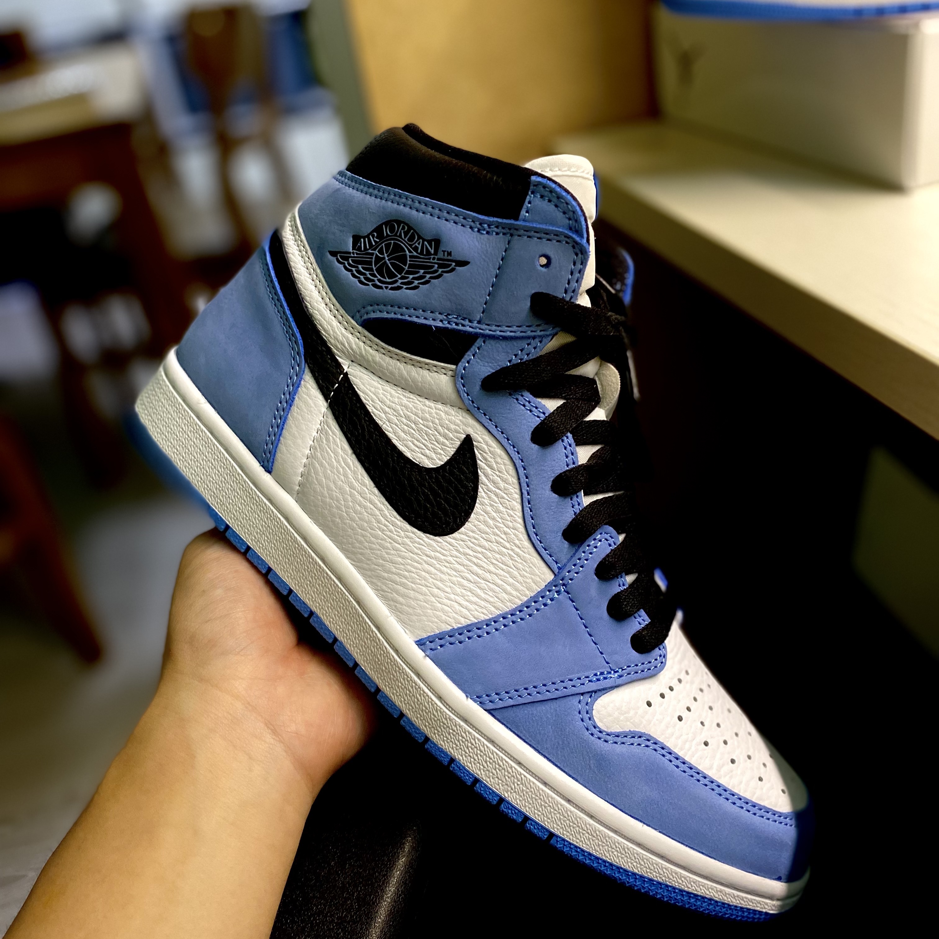 Jordan 1 Retro High OG University Blue 착용 스타일