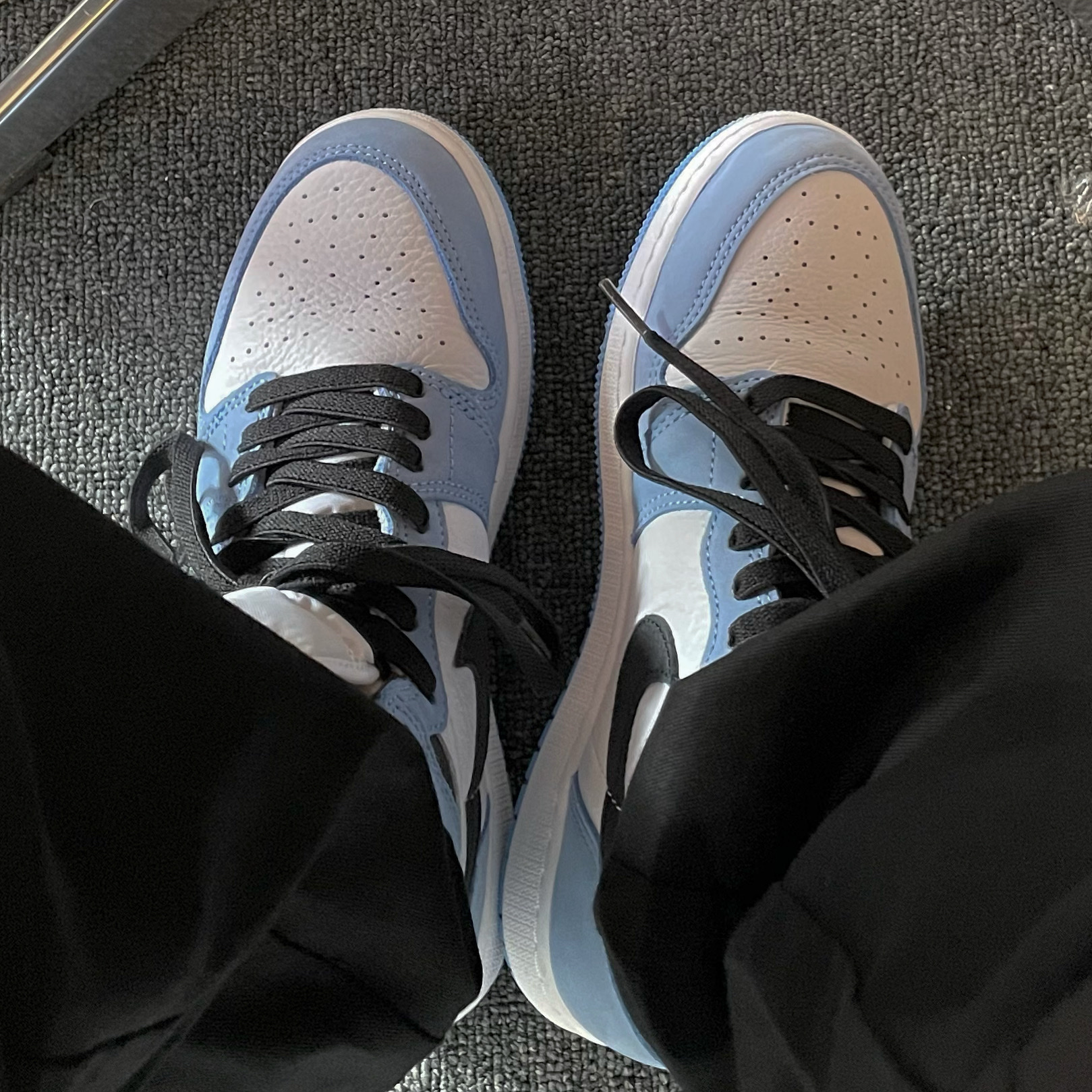 (GS) Jordan 1 Retro High OG University Blue 착용 스타일
