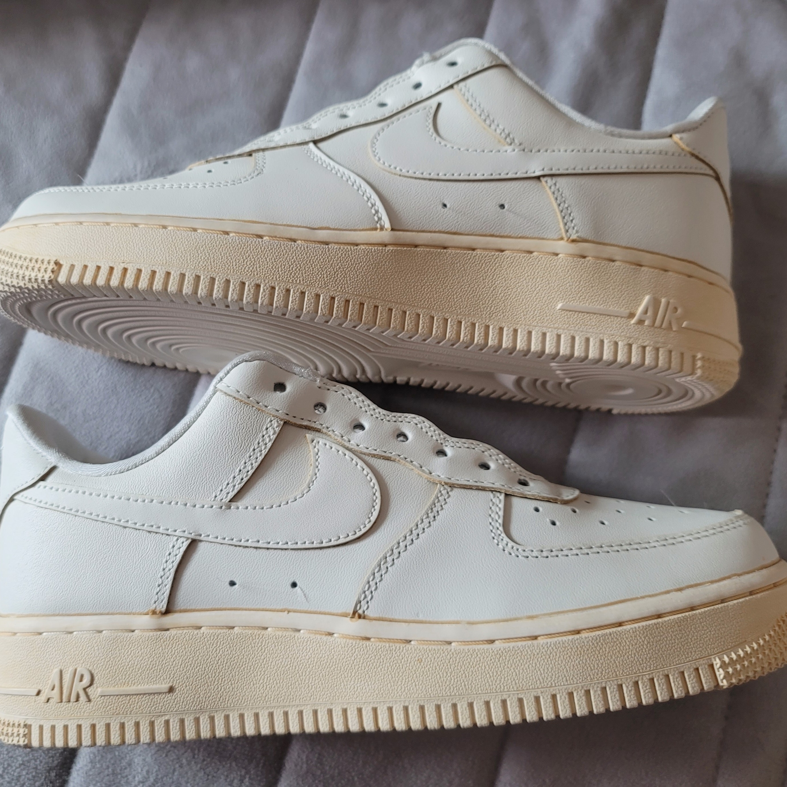 Nike Air Force 1 '07 LV8 Timeless Classic 착용 스타일