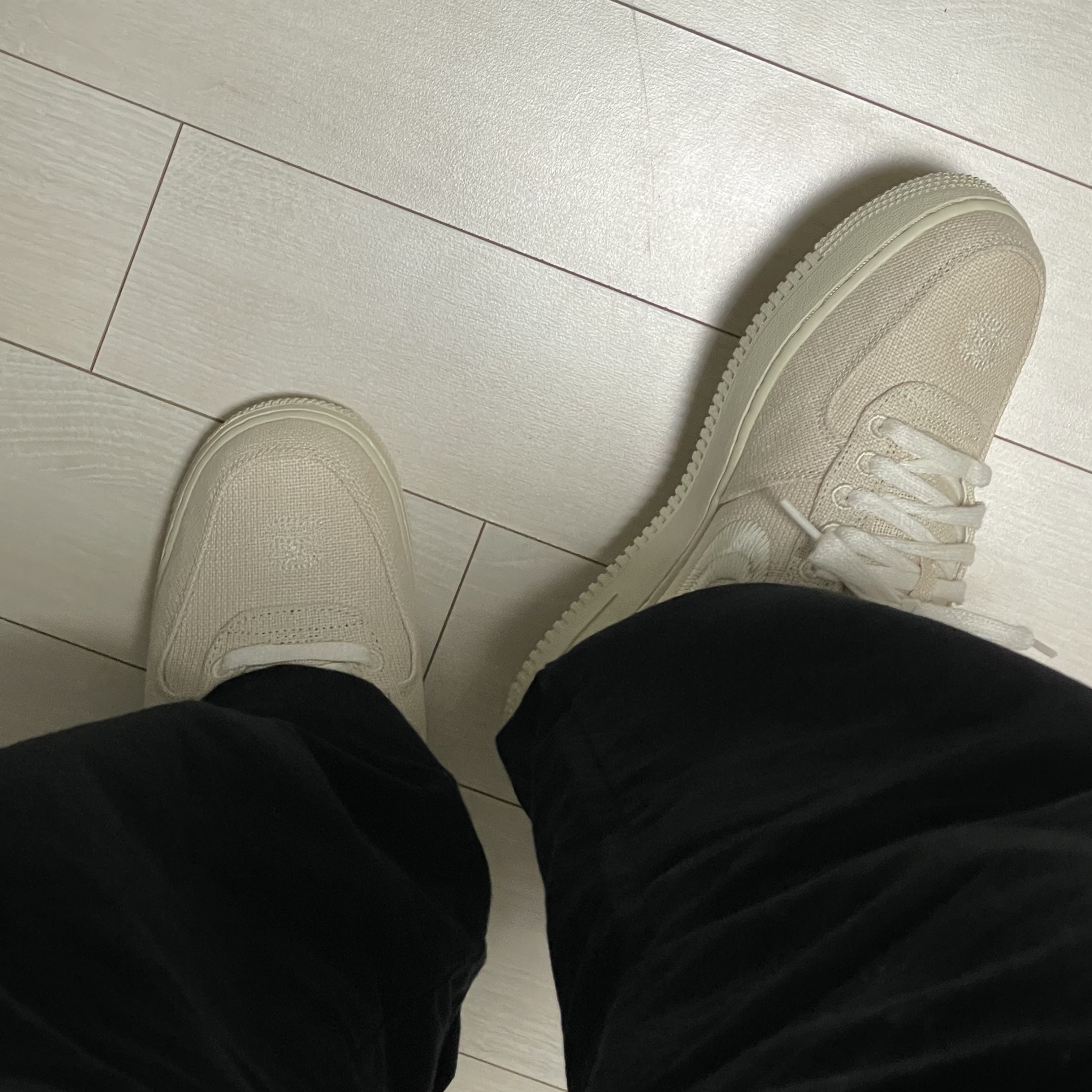 Nike x Stussy Air Force 1 Low Fossil 착용 스타일 - 4