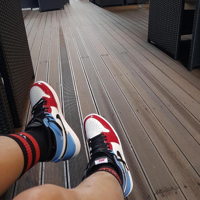 Jordan 1 Retro High Fearless UNC Chicago 착용 스타일 - 3