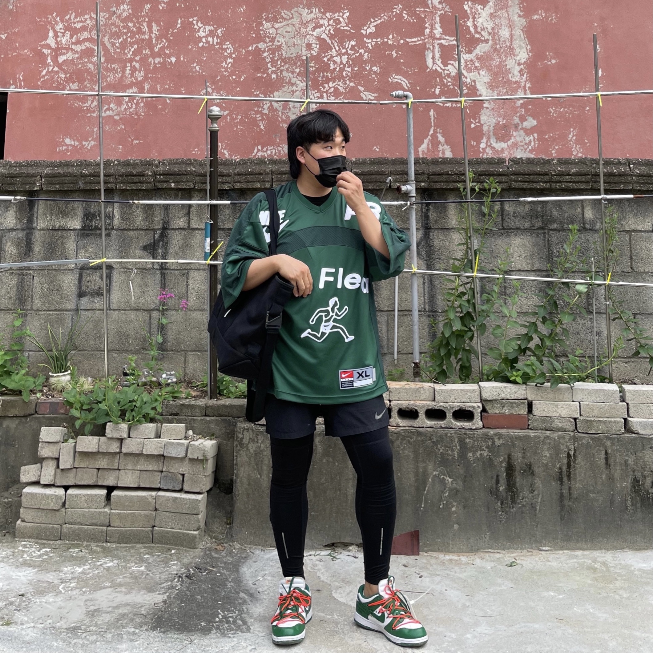 Nike x Off-White Dunk Low Pine Green, Nike x Cactus Plant Flea Market S/S Jersey Green - Asia 착용 스타일