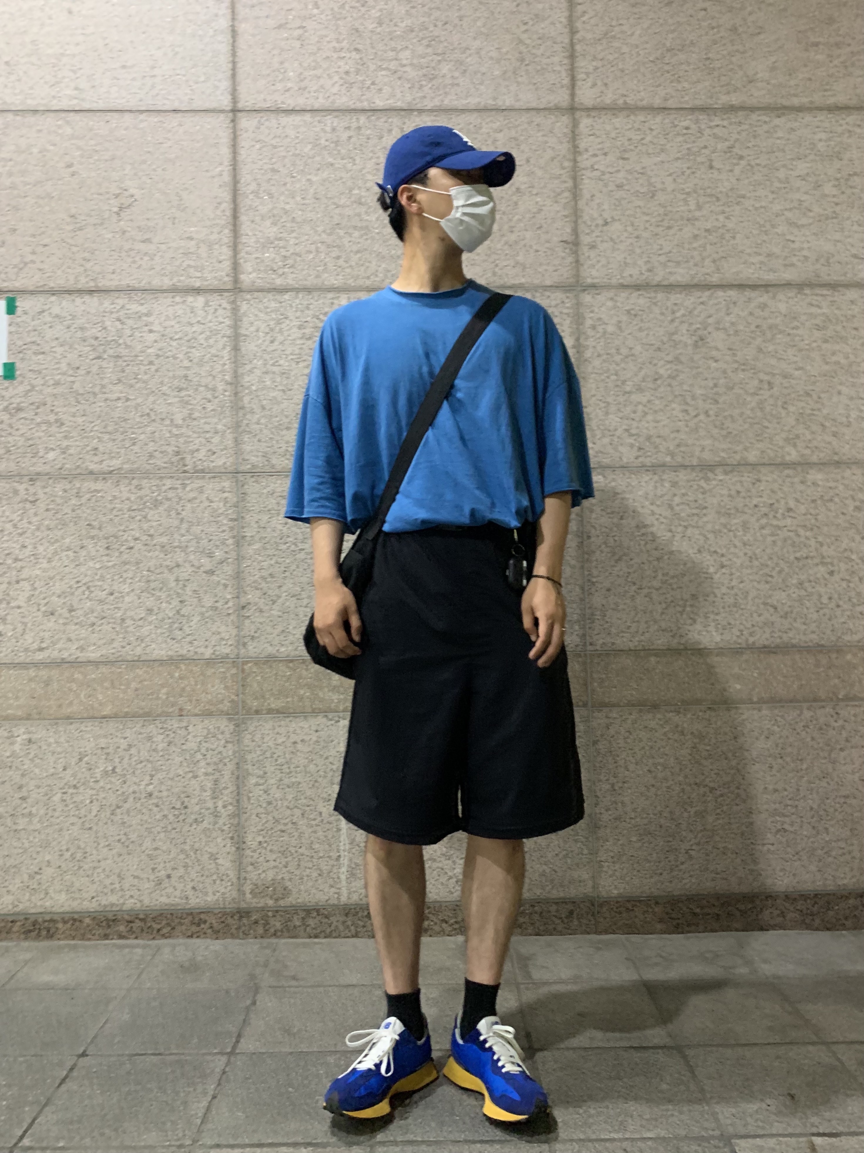 New Balance 327 Blue 착용 스타일