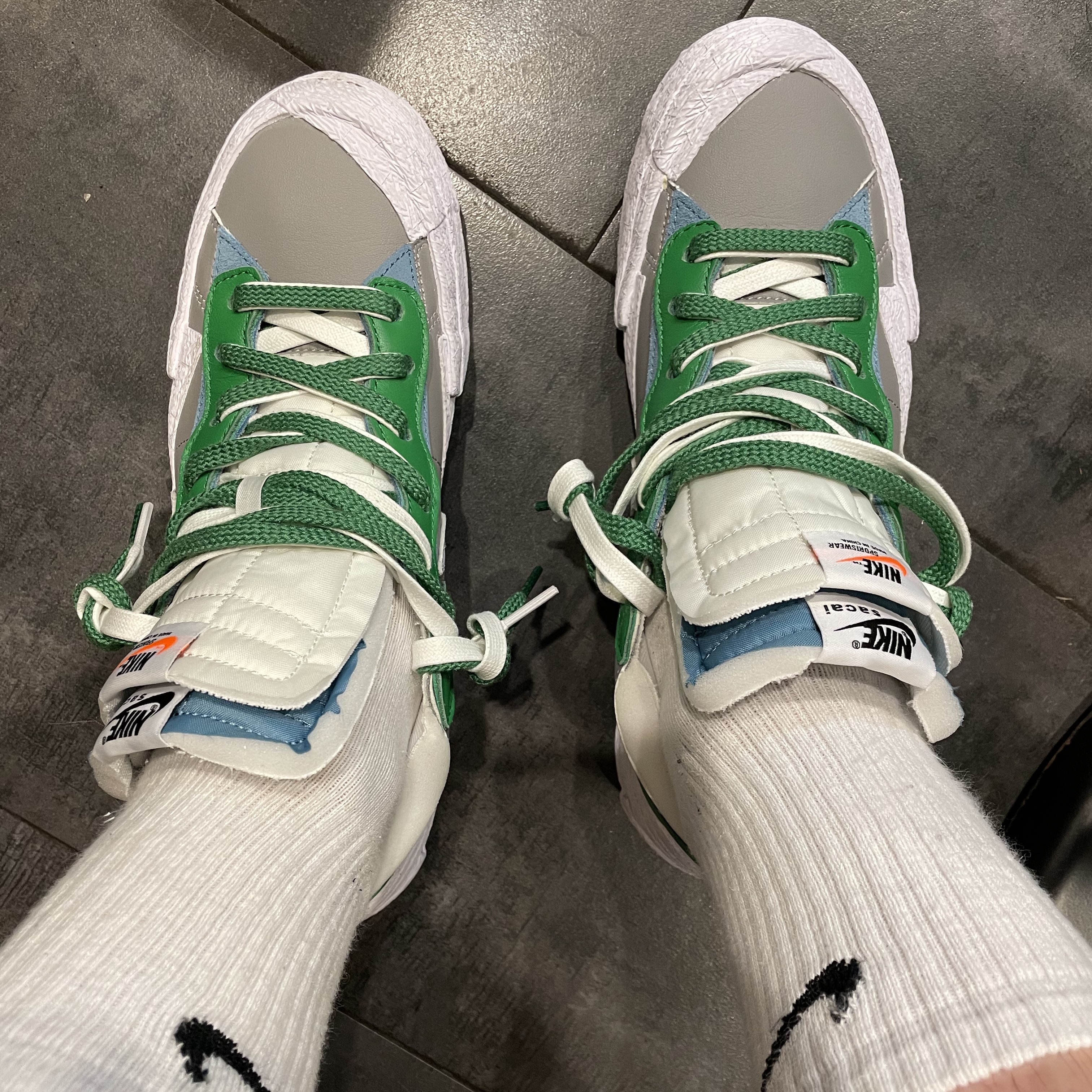 Nike x Sacai Blazer Low Classic Green 착용 스타일 - 2
