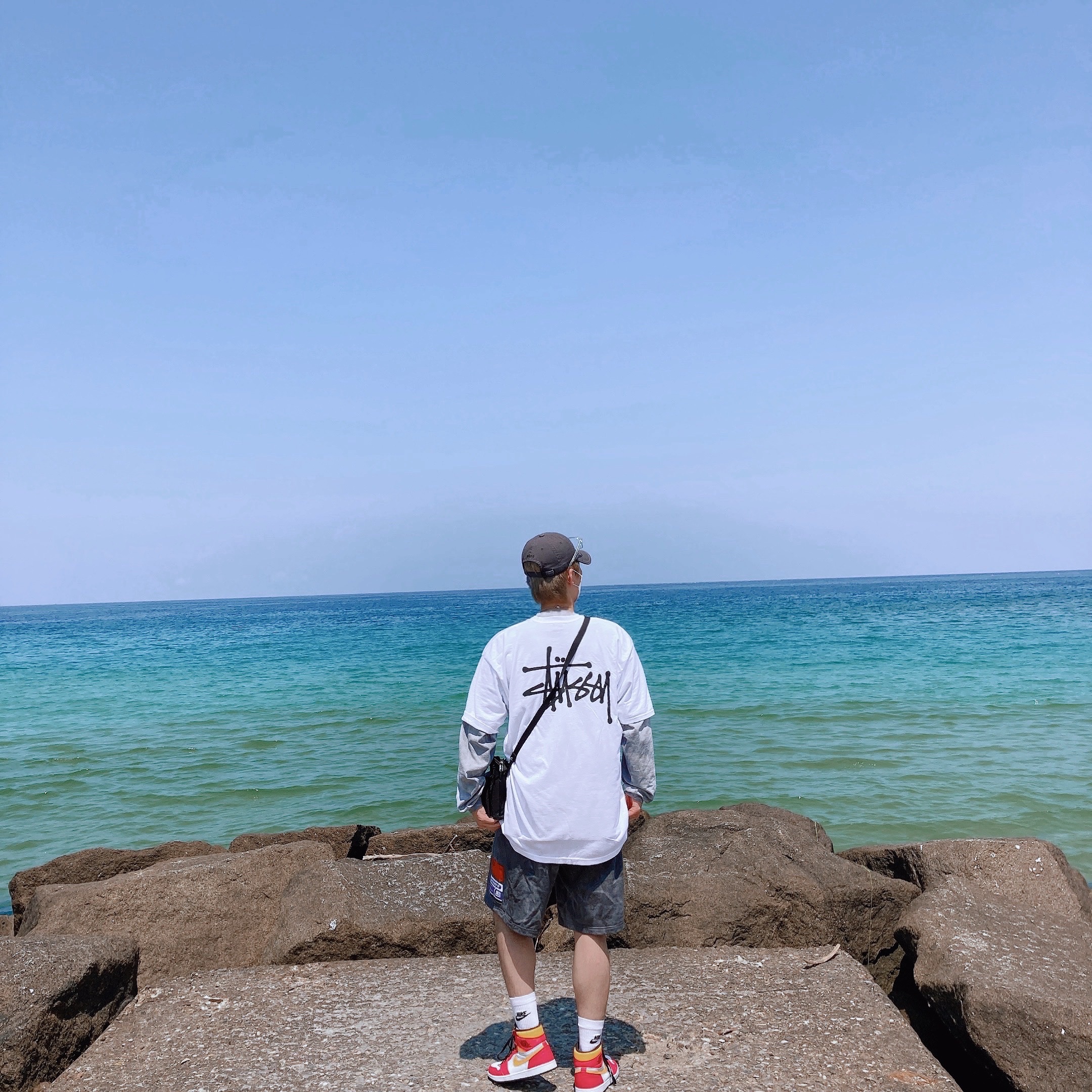 Jordan 1 Retro High OG Light Fusion Red, Stussy x Our Legacy Work Shop T-Shirt White ์ฐฉ์ฉ ์คํ์ผ