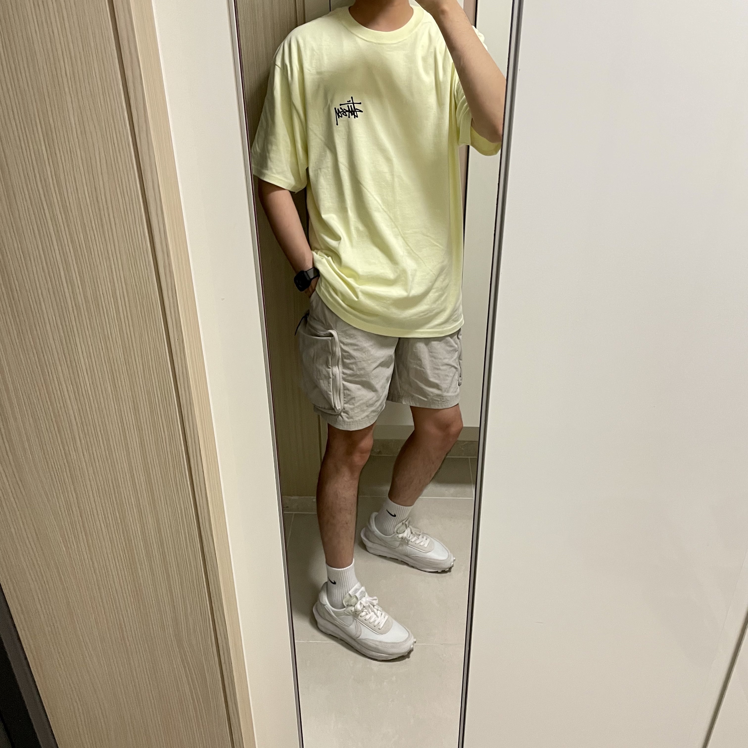 Stussy Ocean Dream T-Shirt Pale Yellow, Stussy Nylon Approach Shorts Stone Grey 착용 스타일