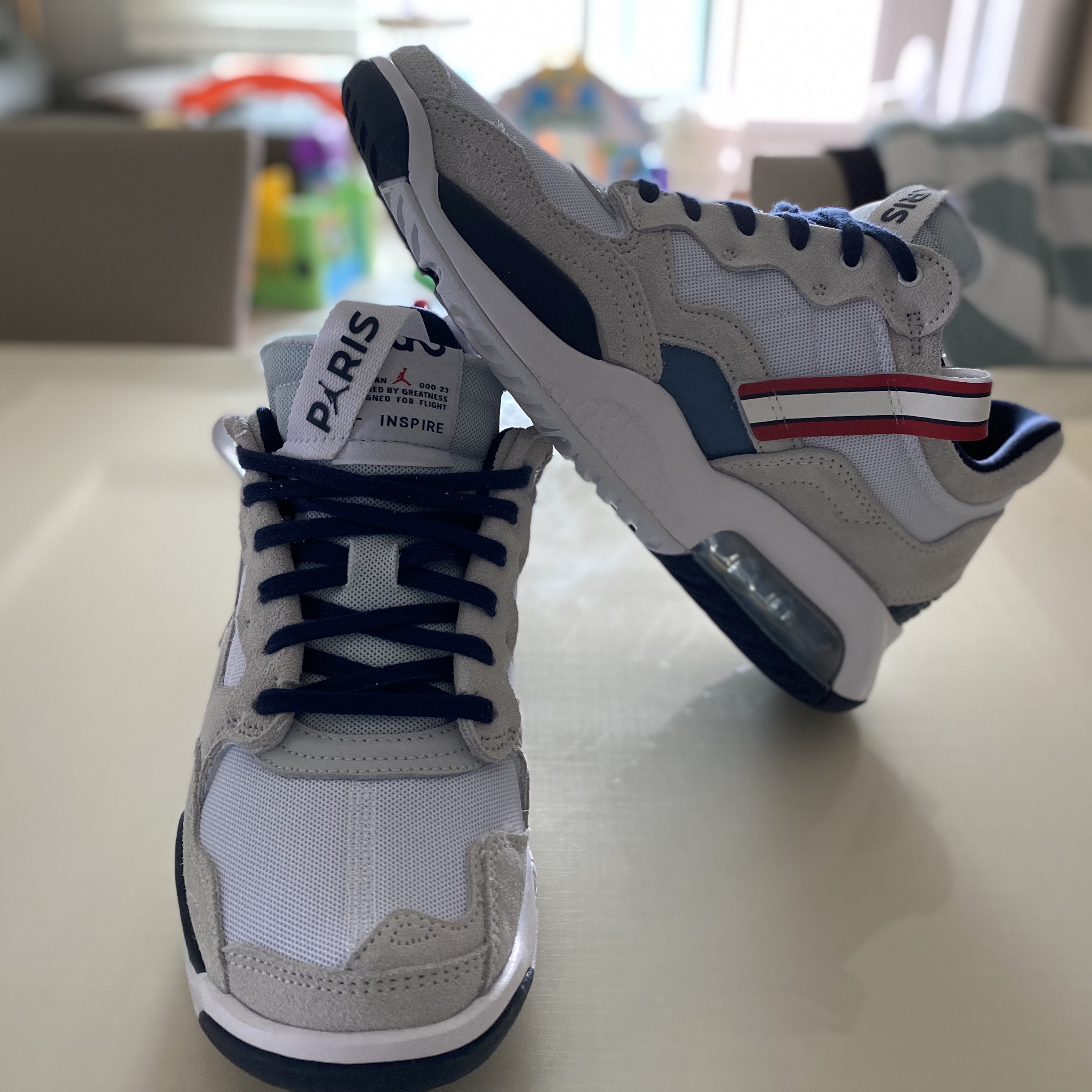 Jordan x Paris Saint-Germain MA2 White 착용 스타일