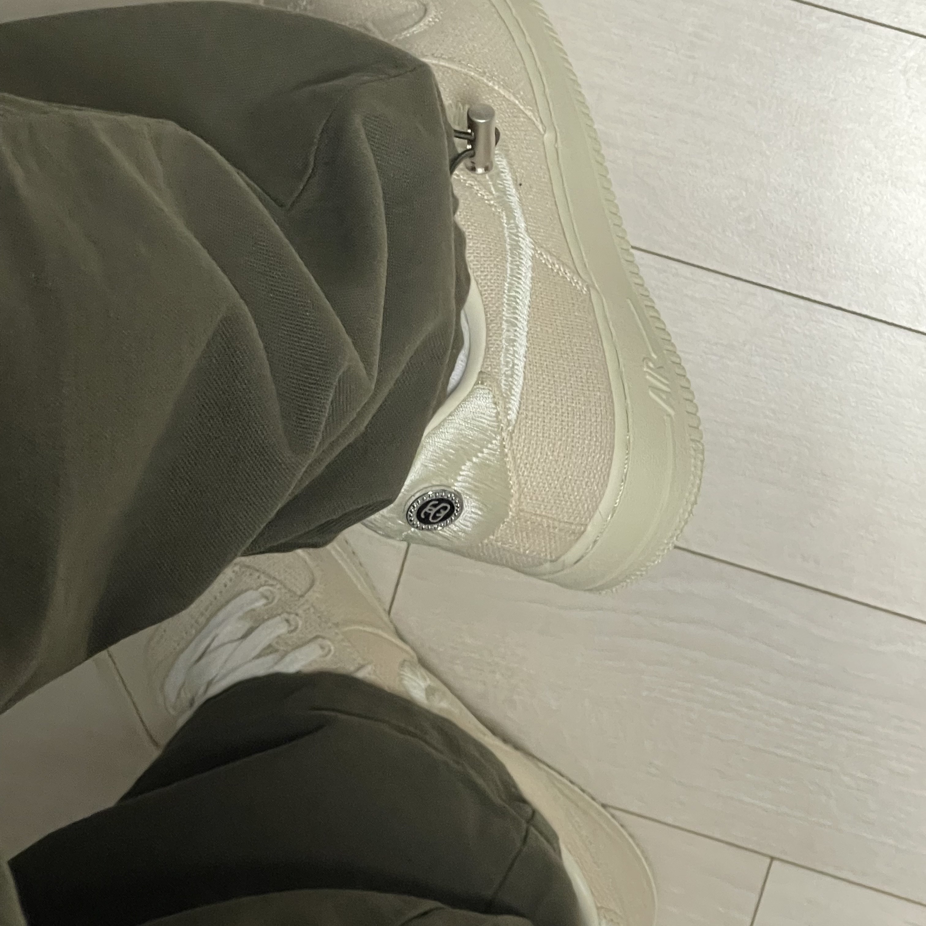 Nike x Stussy Air Force 1 Low Fossil 착용 스타일 - 1