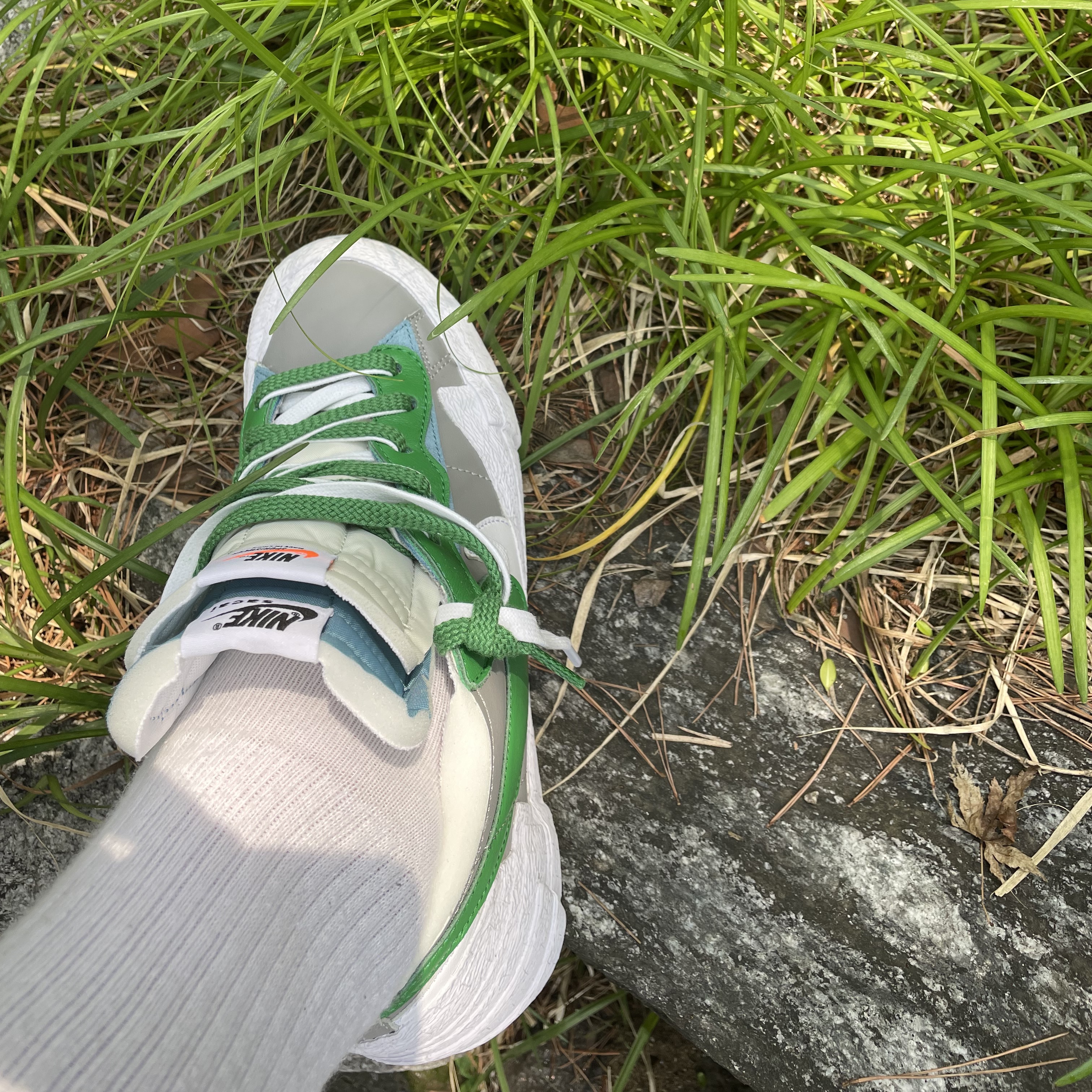 Nike x Sacai Blazer Low Classic Green 착용 스타일 - 3