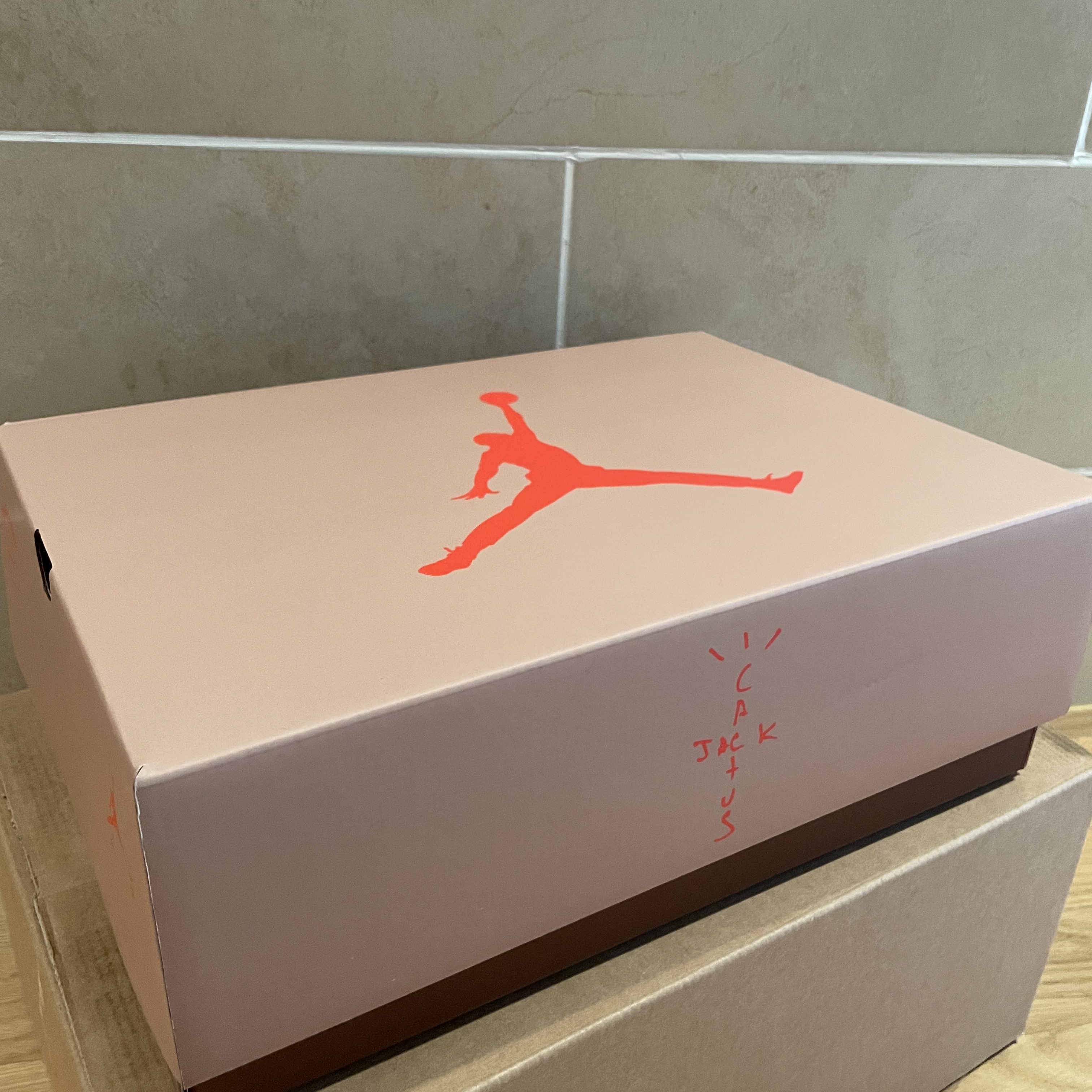 Jordan 6 x Travis Scott Retro SP British Khaki 착용 스타일 - 1