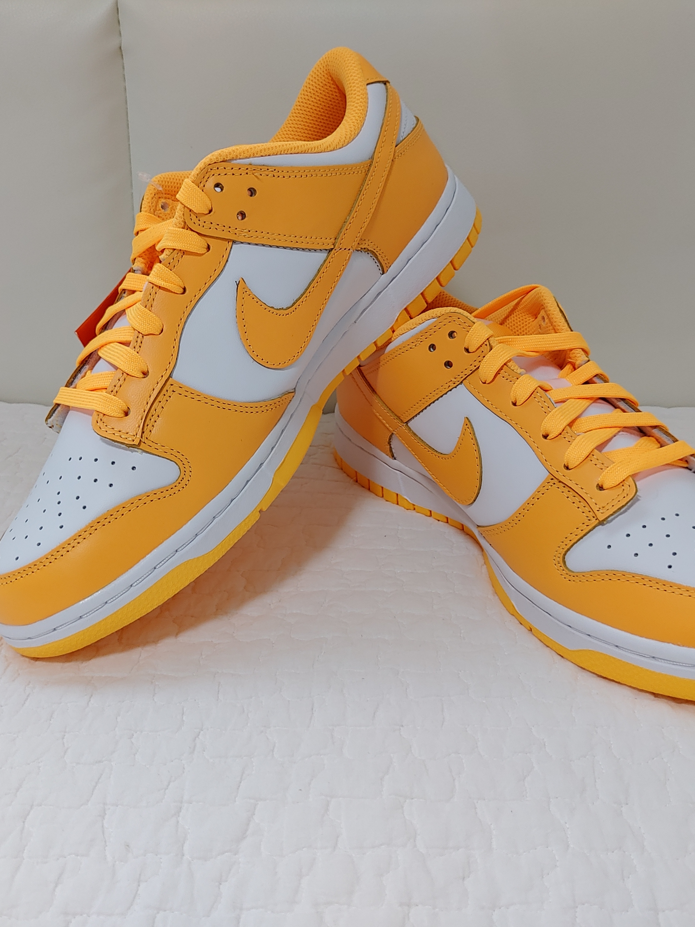 (W) Nike Dunk Low Laser Orange 착용 스타일 - 2