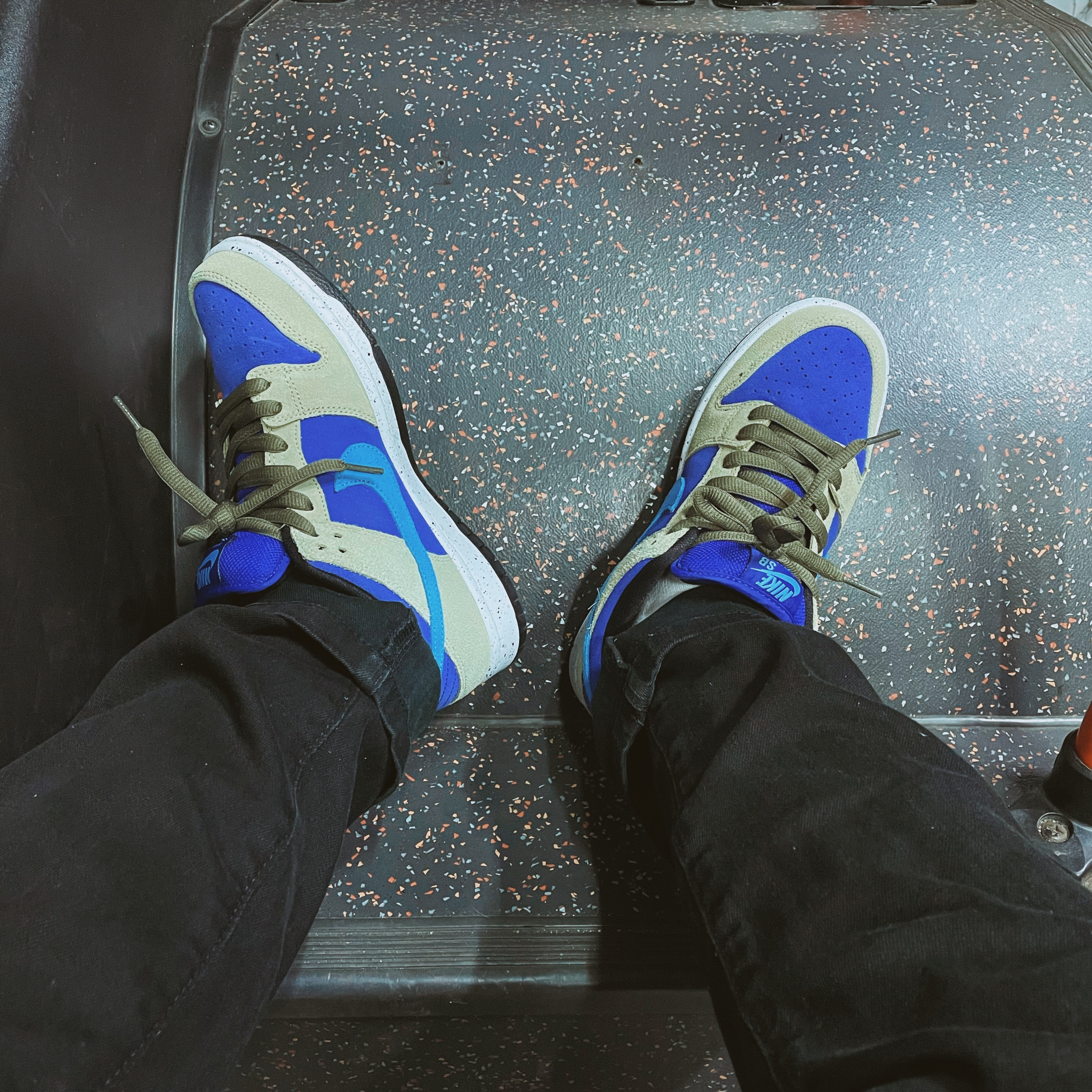 Nike SB Dunk Low Pro Celadon 착용 스타일 - 2